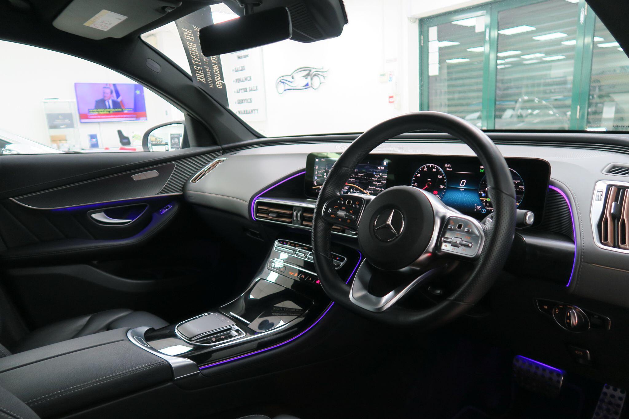 Mercedes-Benz EQC view 10