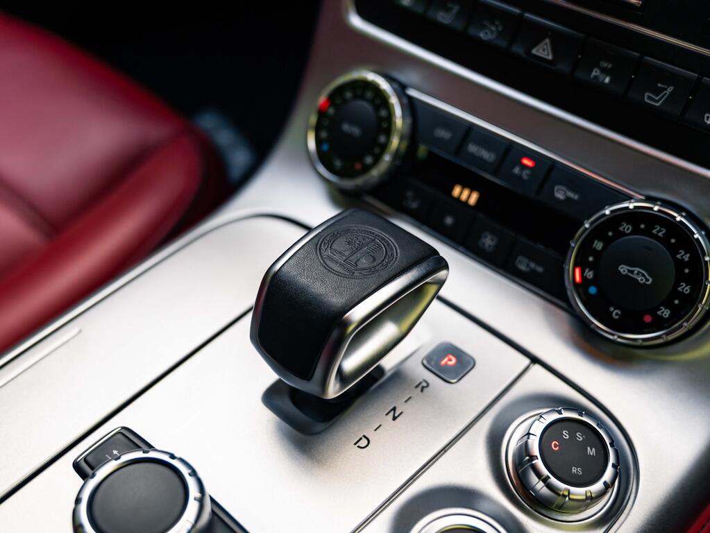 Mercedes-Benz SLS view 12