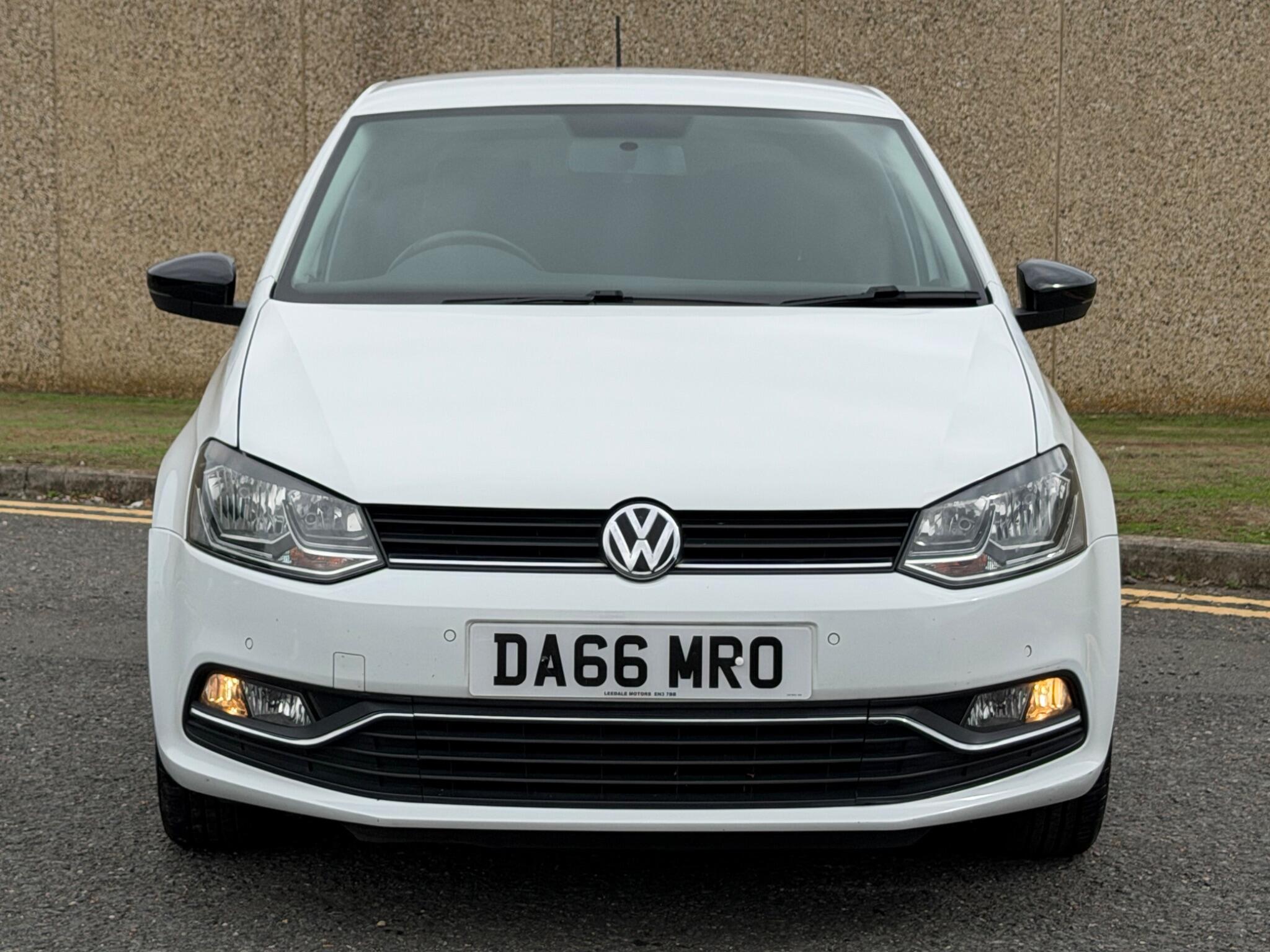 Volkswagen Polo view 5
