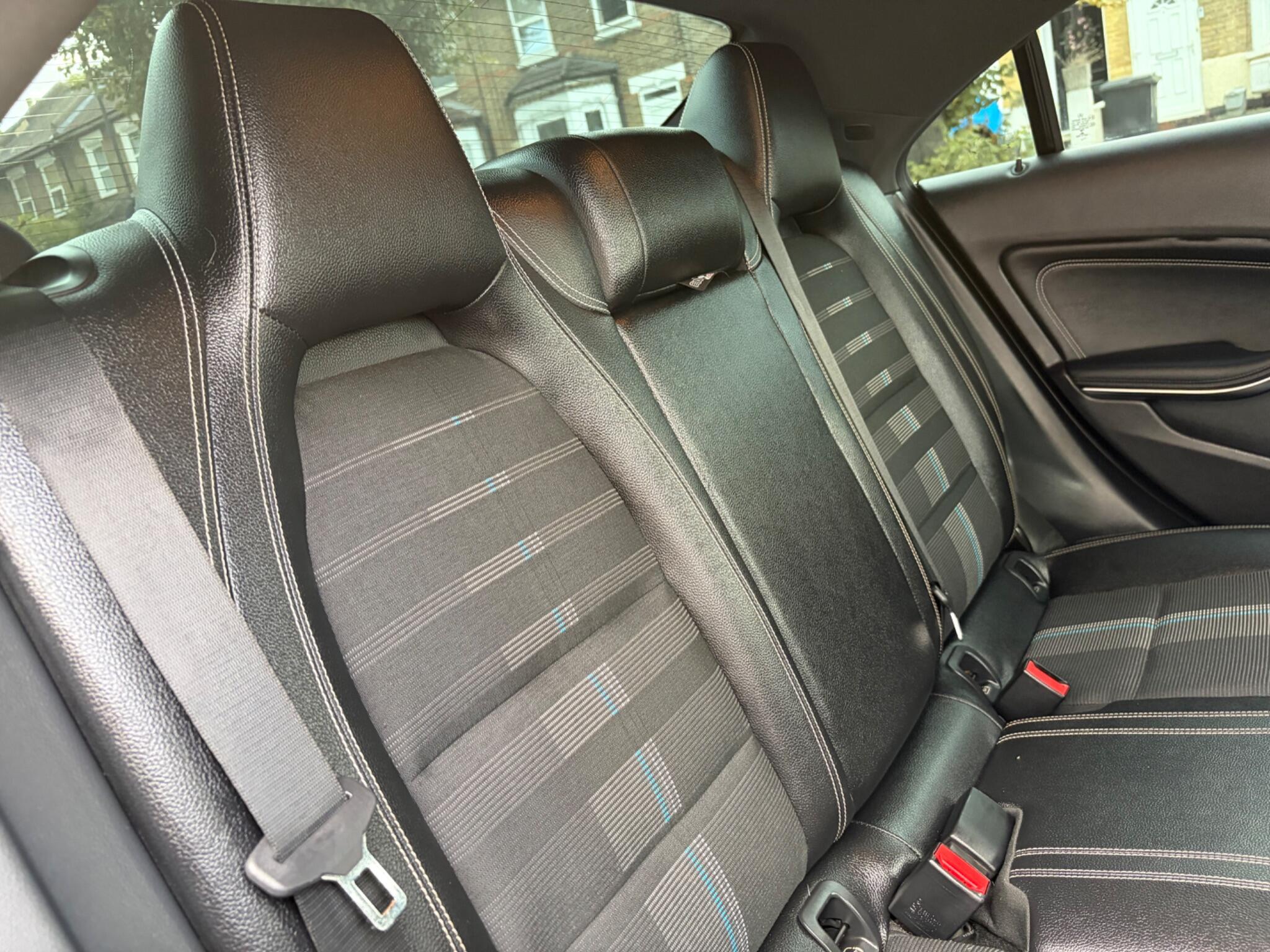Mercedes-Benz Cla view 61