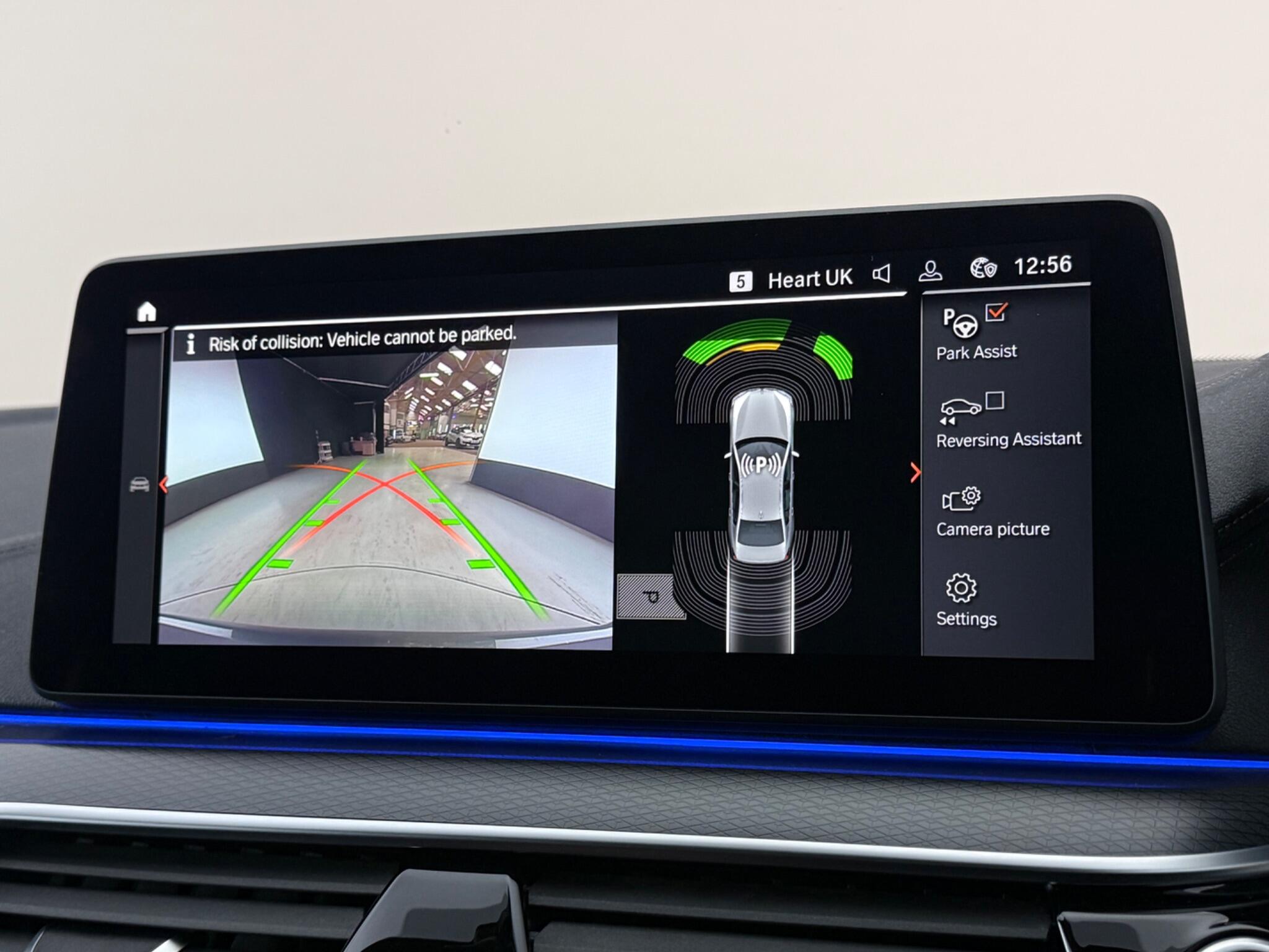 BMW 5 Series view 26