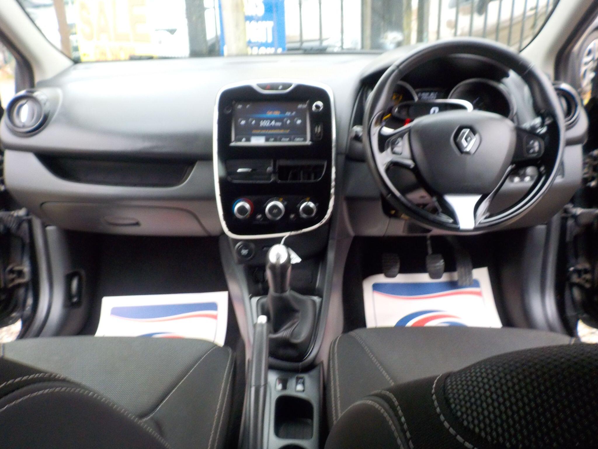 Renault Clio 1.2 16V Dynamique MediaNav Euro 5 5dr