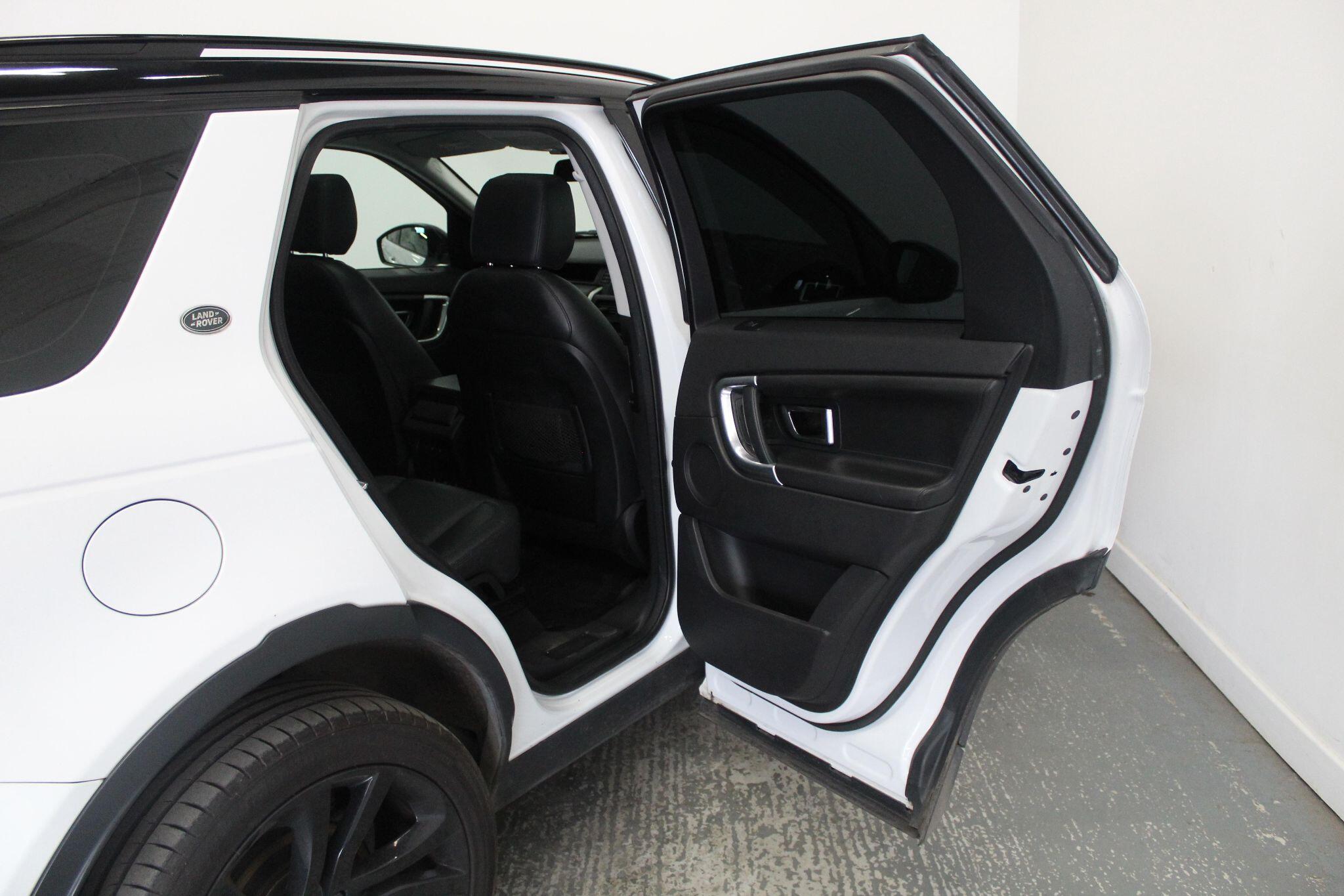Land Rover Discovery Sport view 27