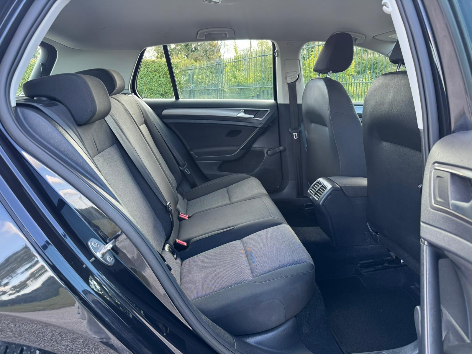 2014 Volkswagen Golf image 27
