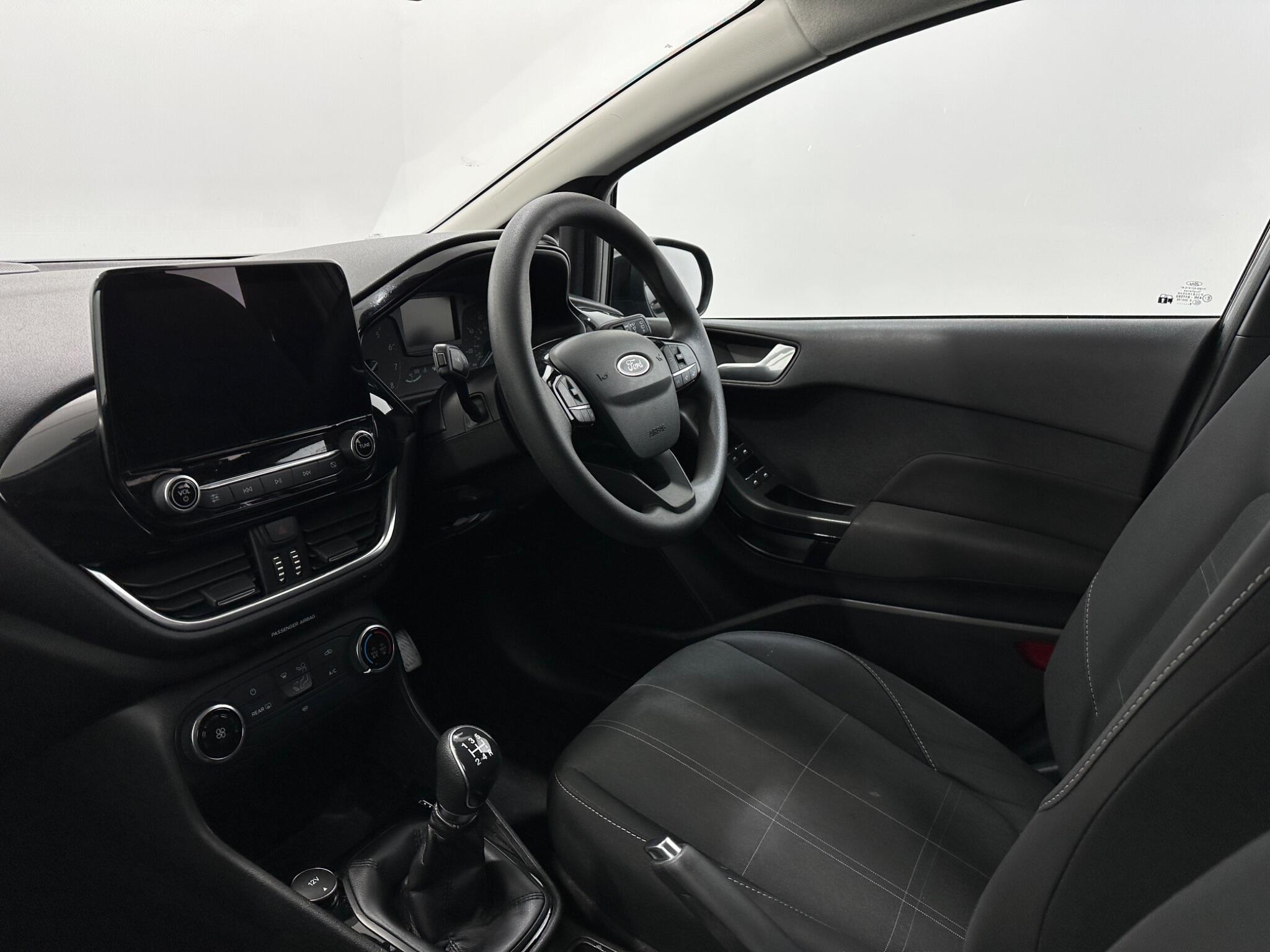 Ford Fiesta view 29