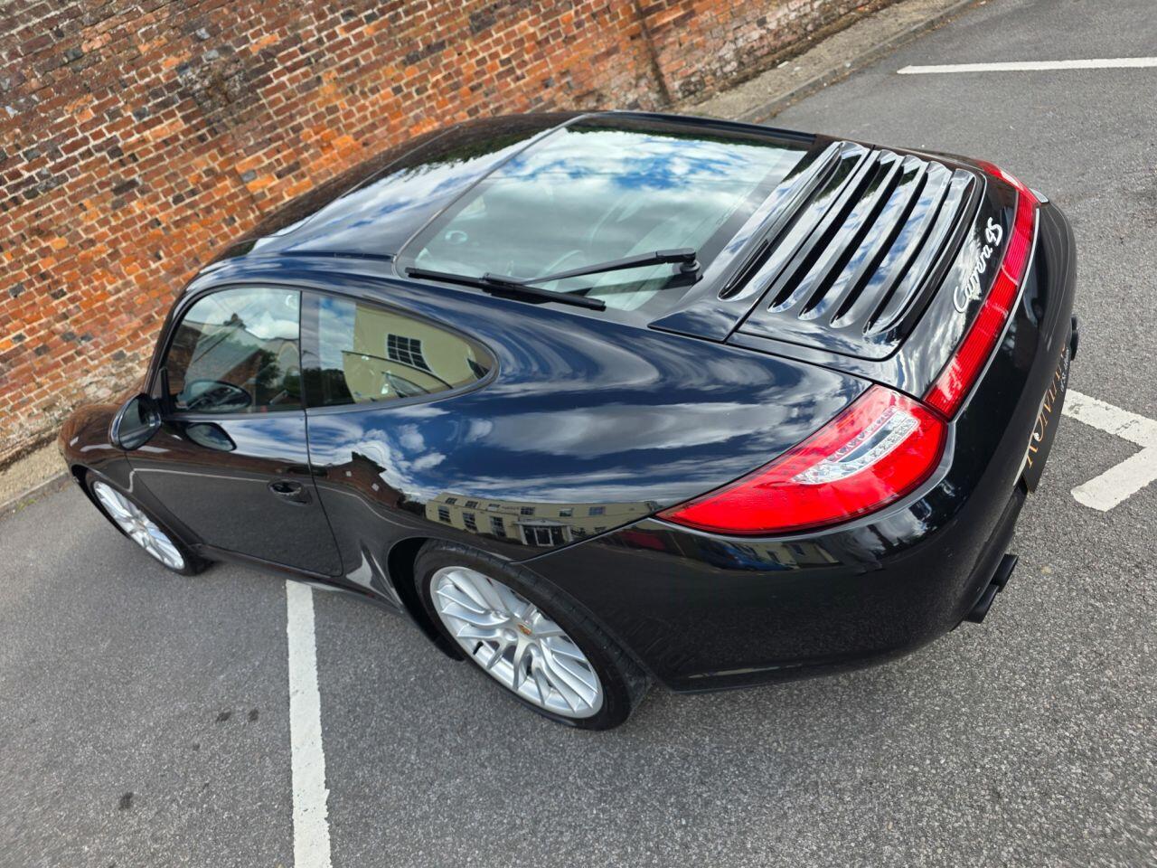 Porsche 911 view 29