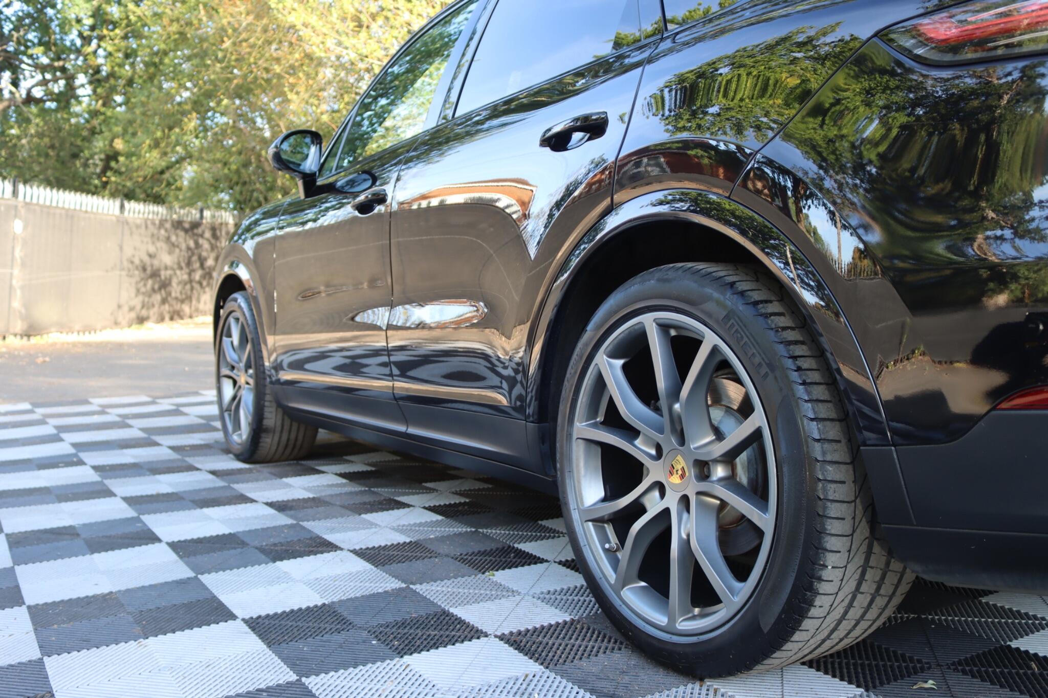 Porsche Cayenne view 18