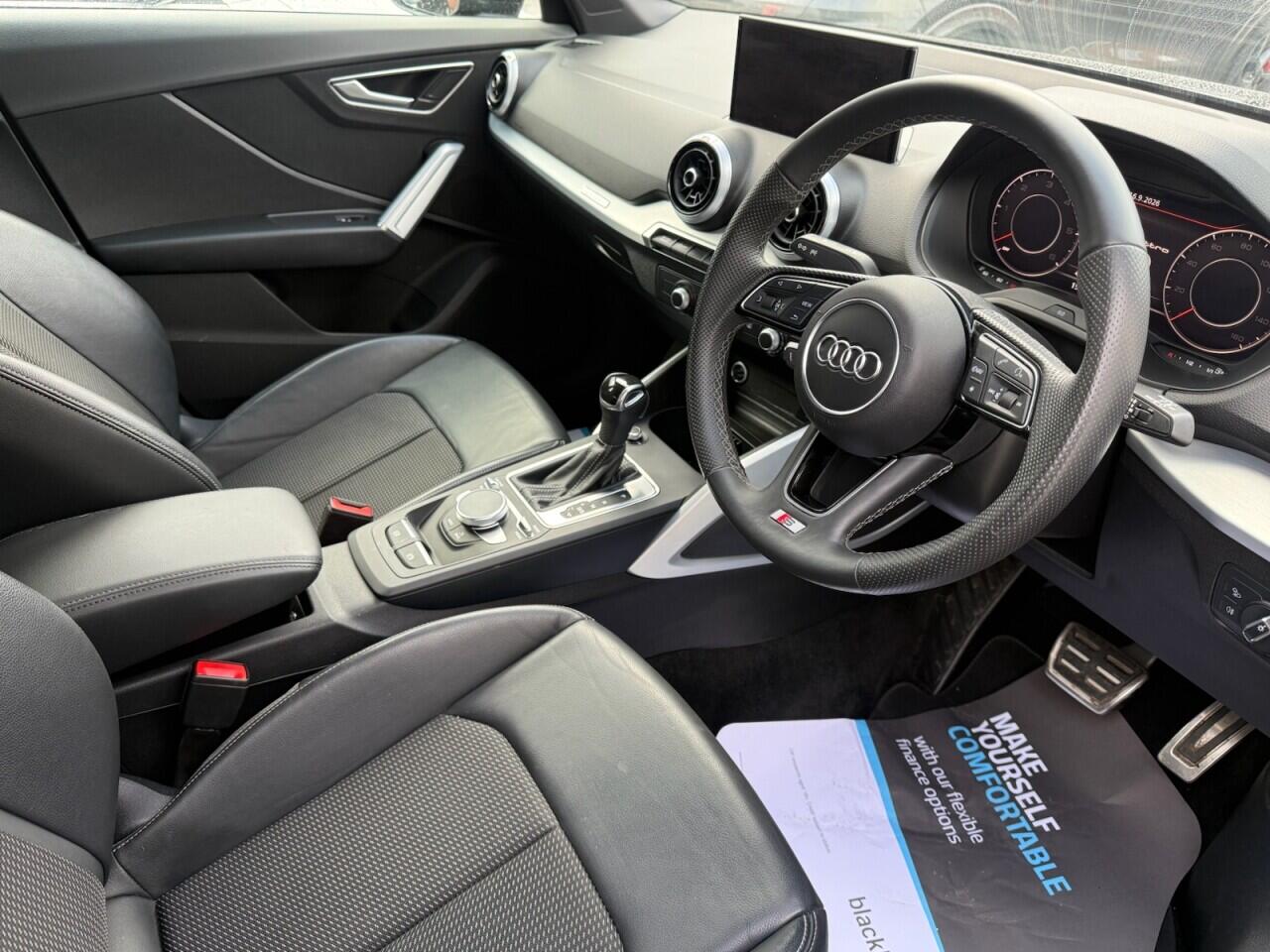 Audi Q2 view 11