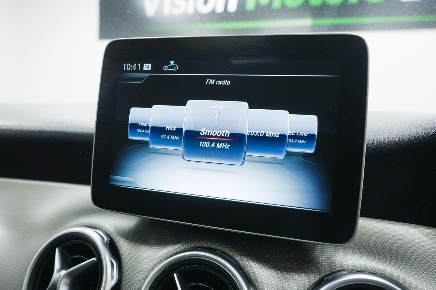 Mercedes-Benz Gla view 20