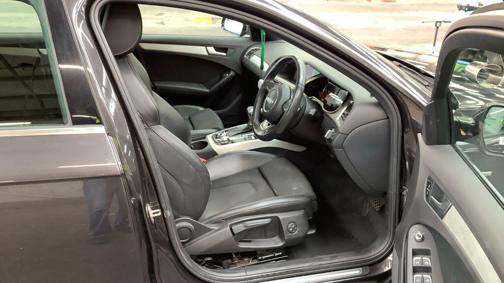 Audi A4 view 13