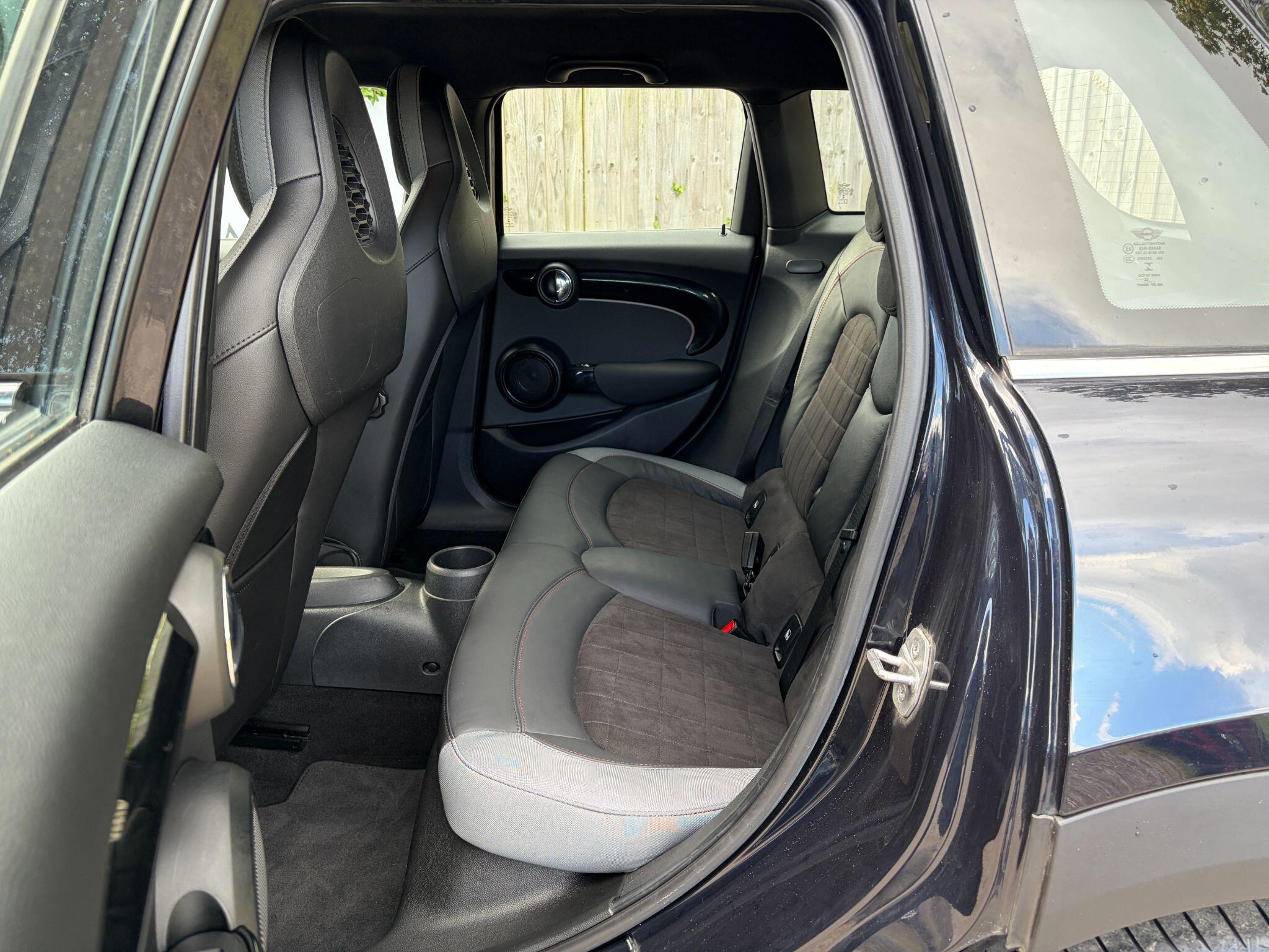 Mini Hatch view 14