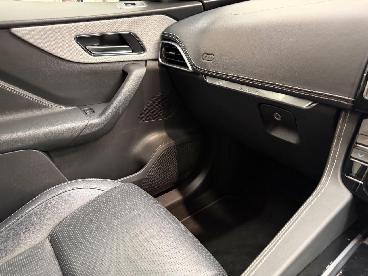Jaguar F-Pace view 47