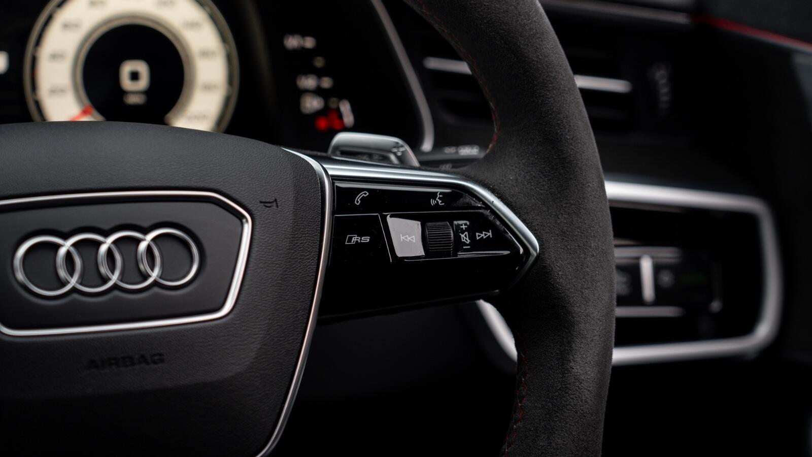 Audi RS6 Avant view 13