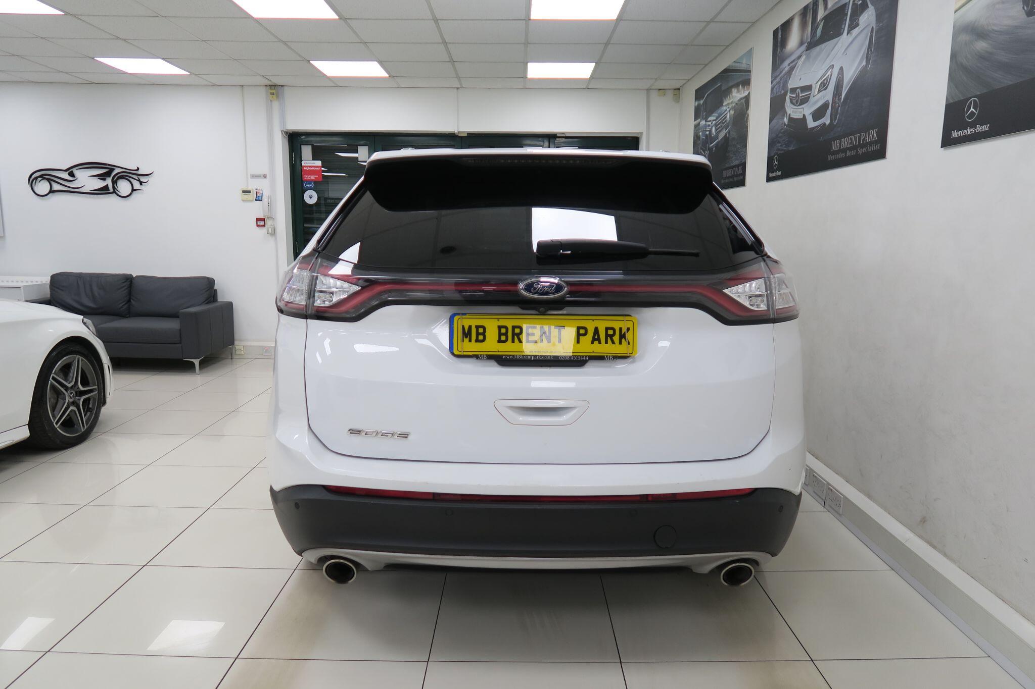 Ford Edge view 6