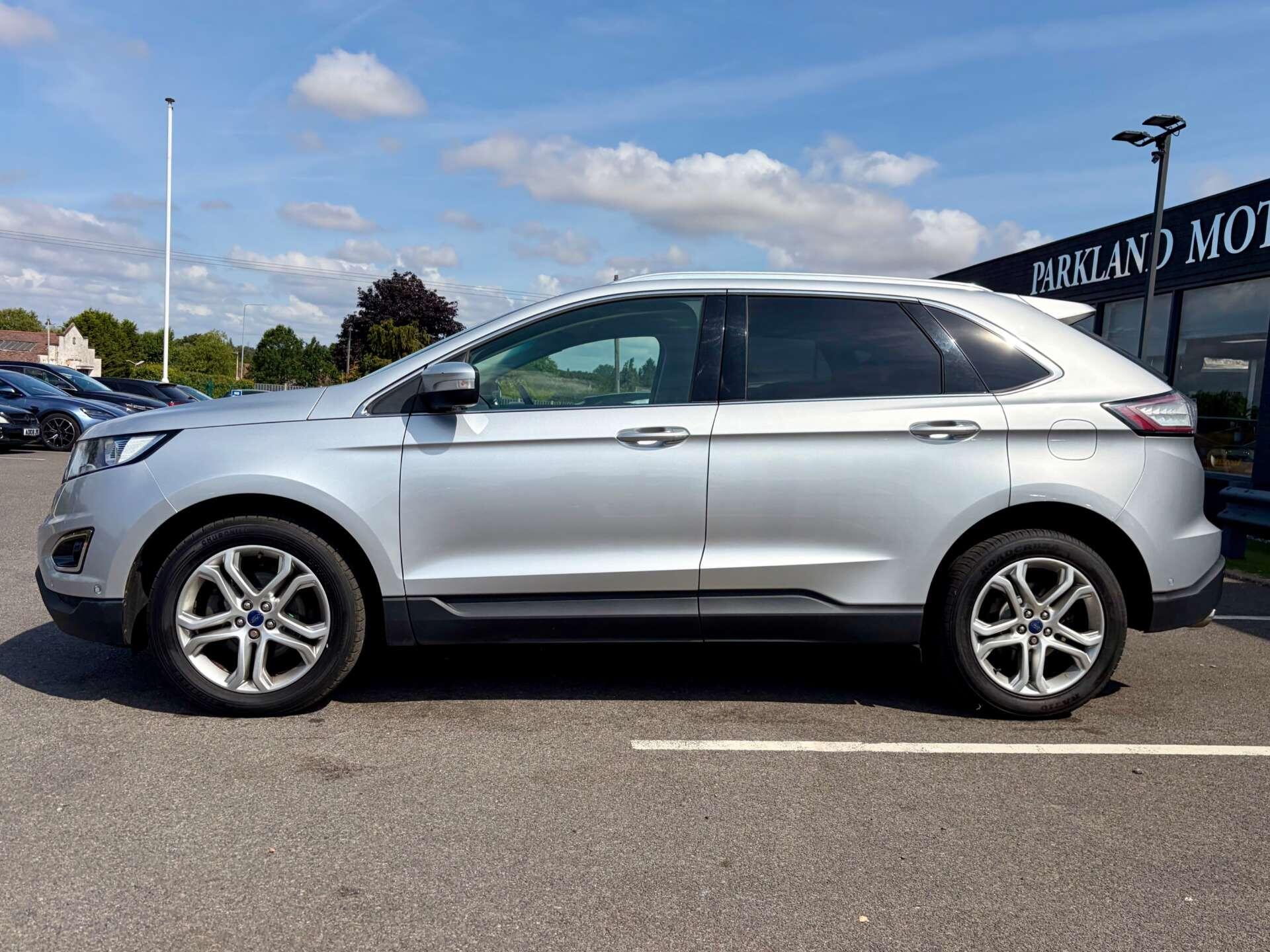 Ford Edge view 5