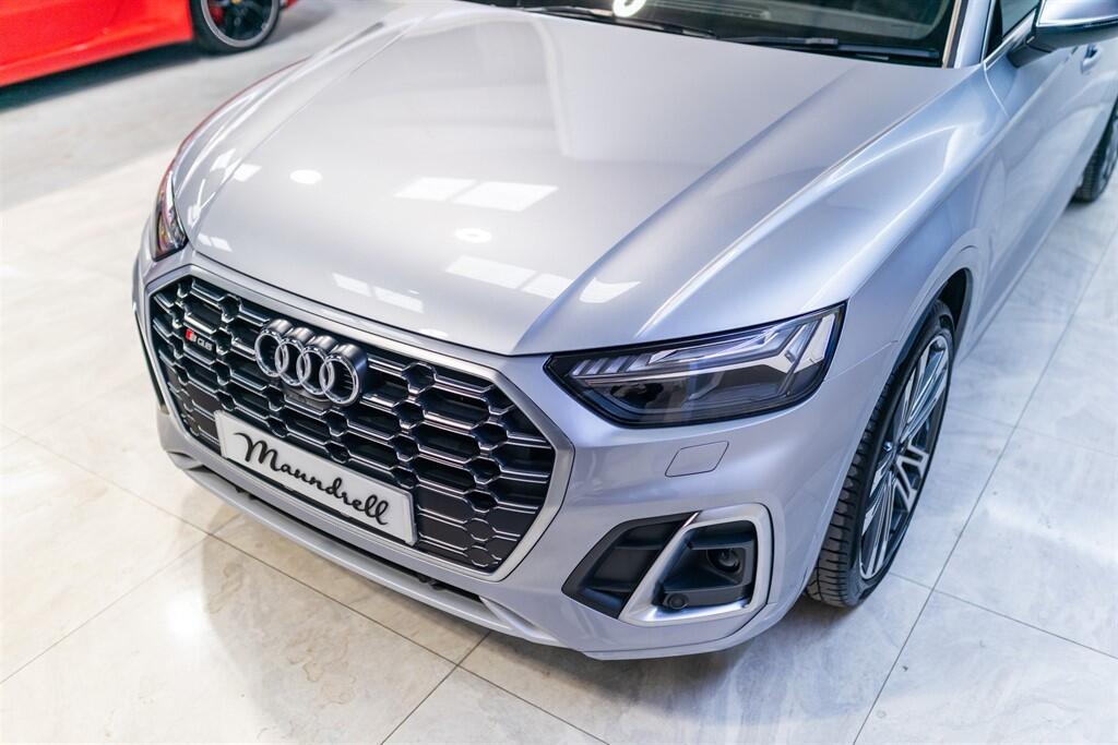Audi SQ5 view 18