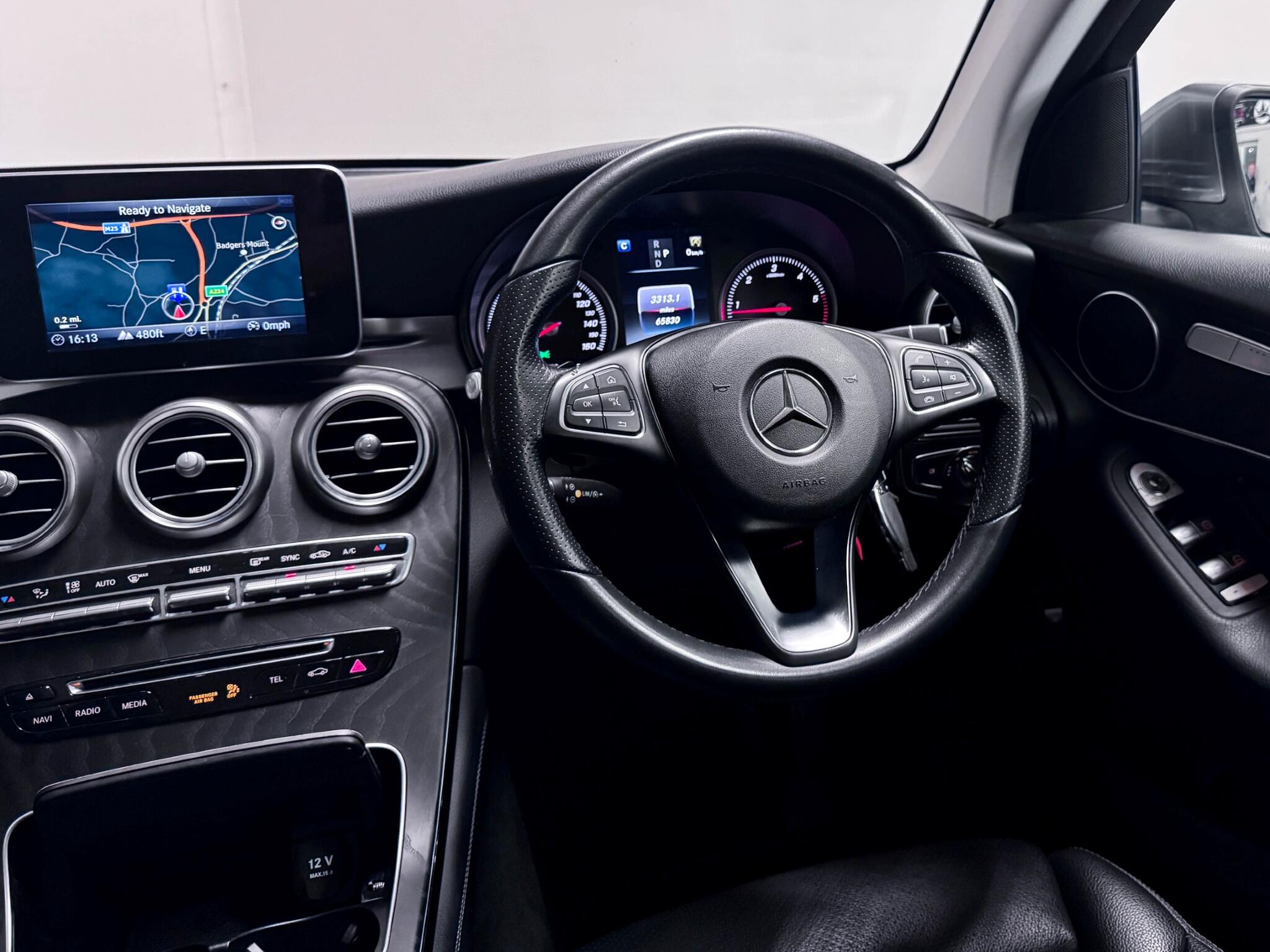 Mercedes-Benz GLC view 16