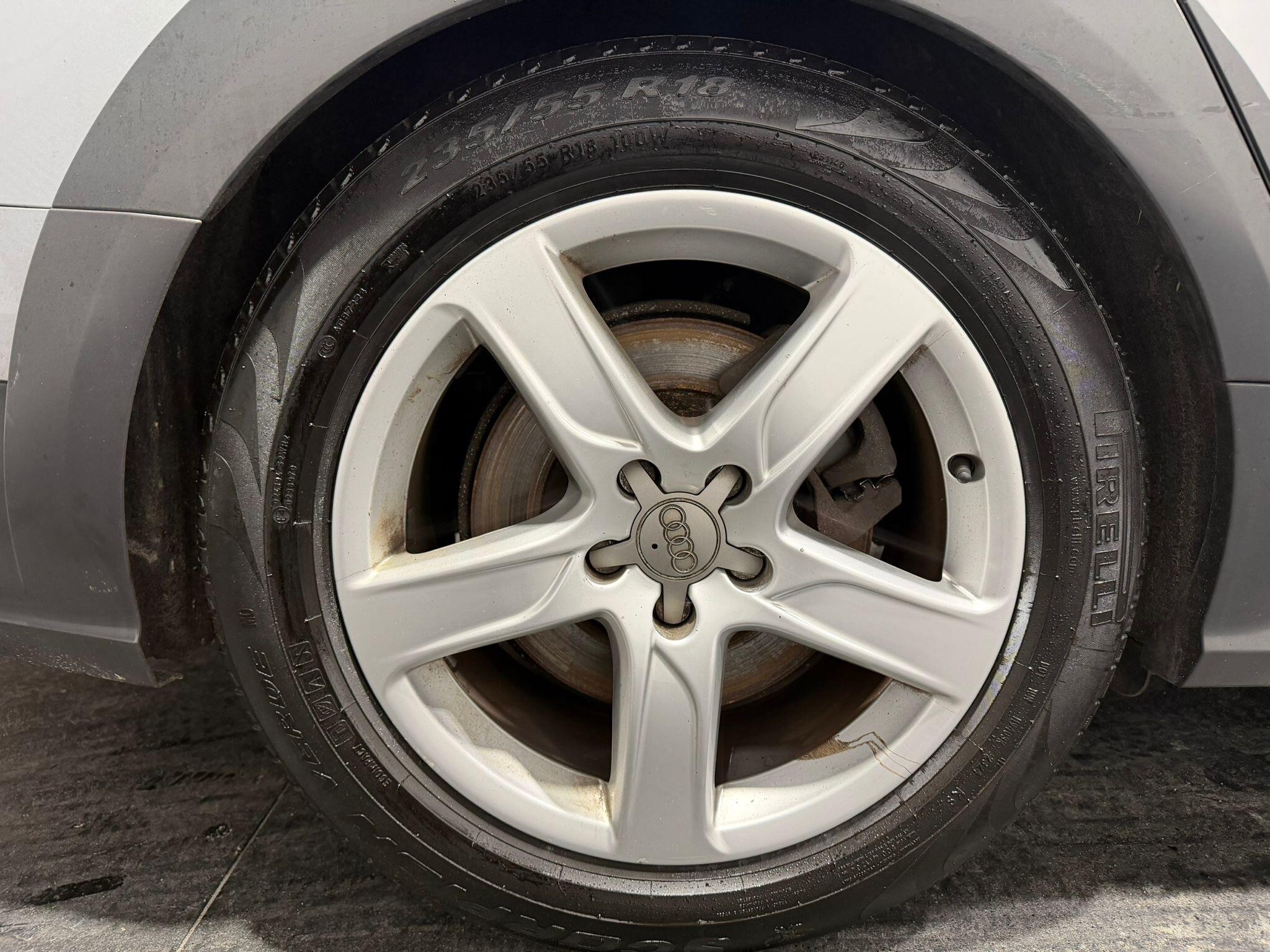 Audi A6 view 27