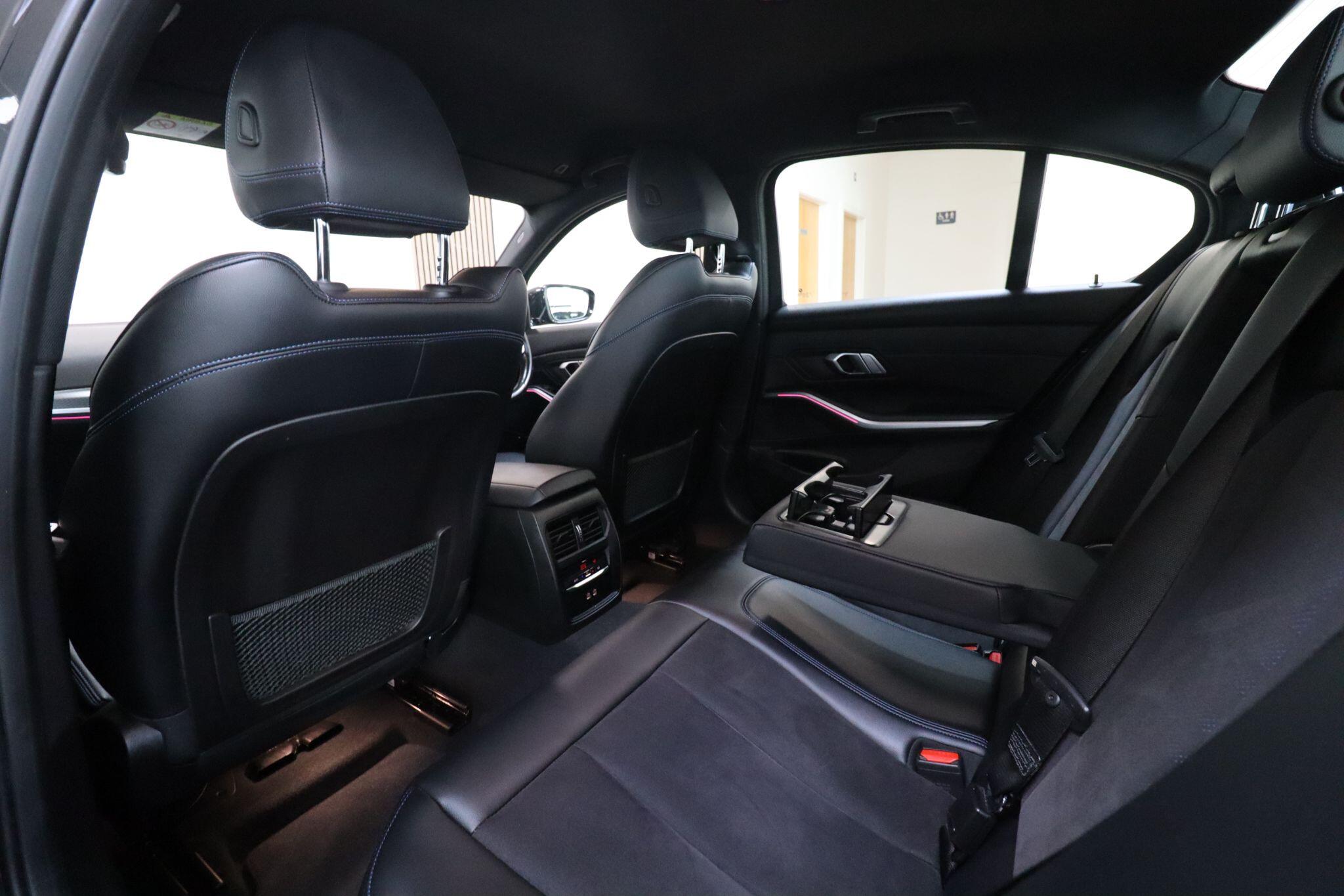 BMW 3 Series view 12
