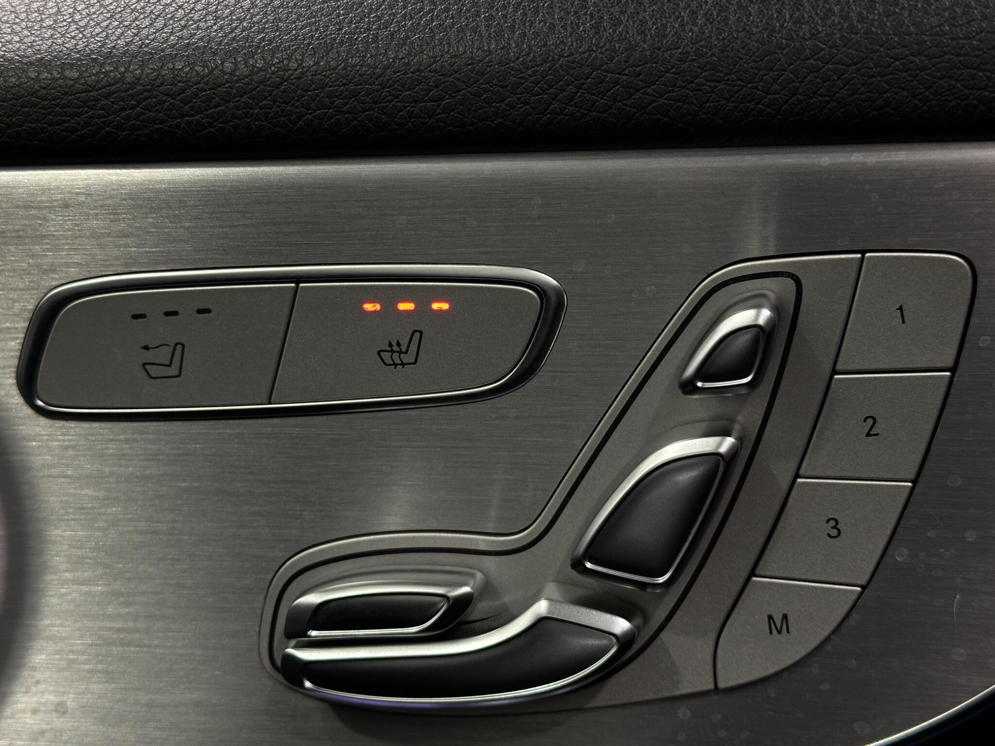 Mercedes-Benz C-Class view 20