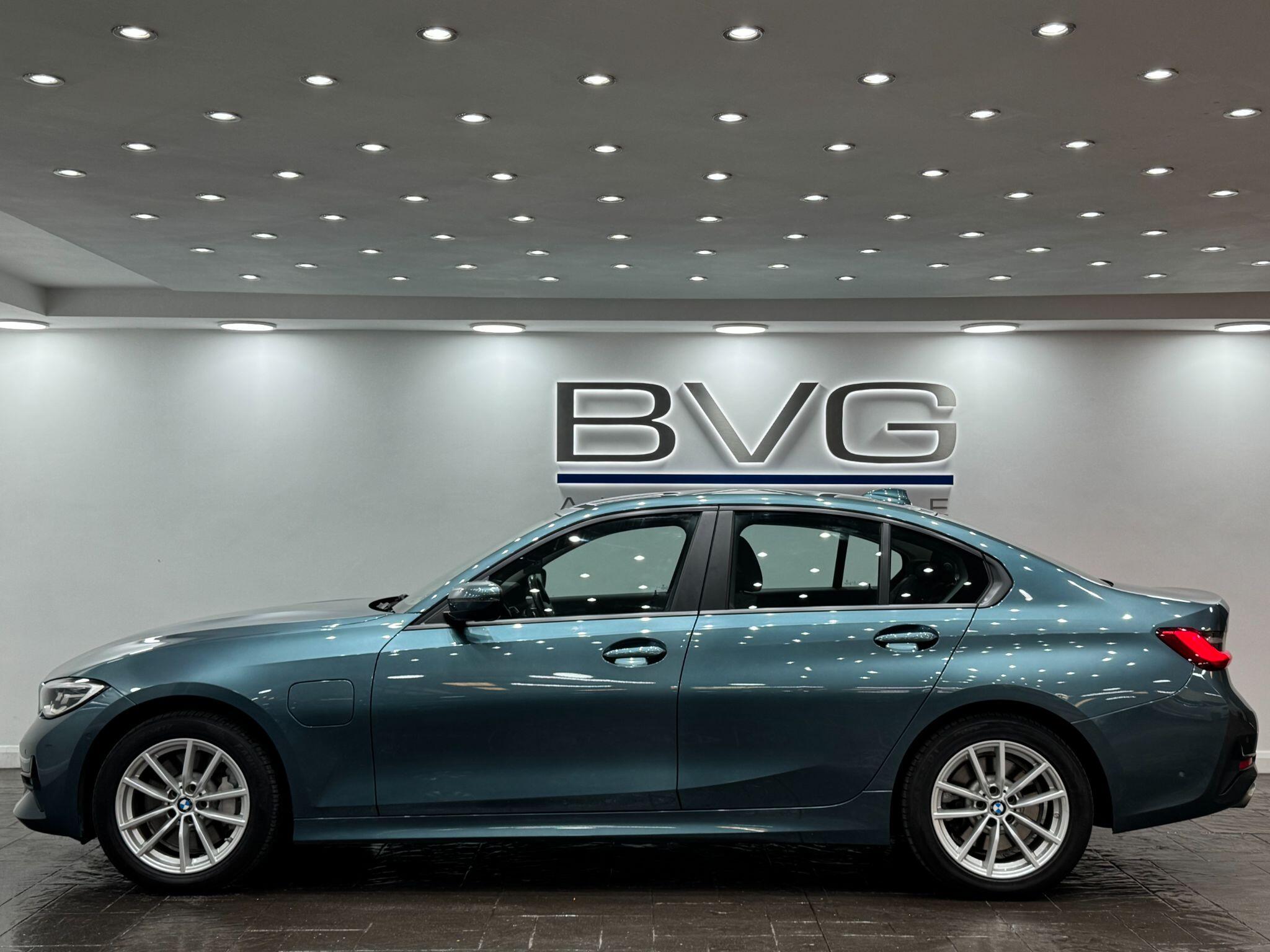 BMW 3 Series view 15