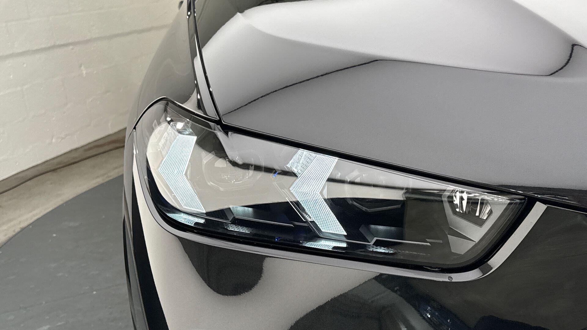 BMW X5 view 24