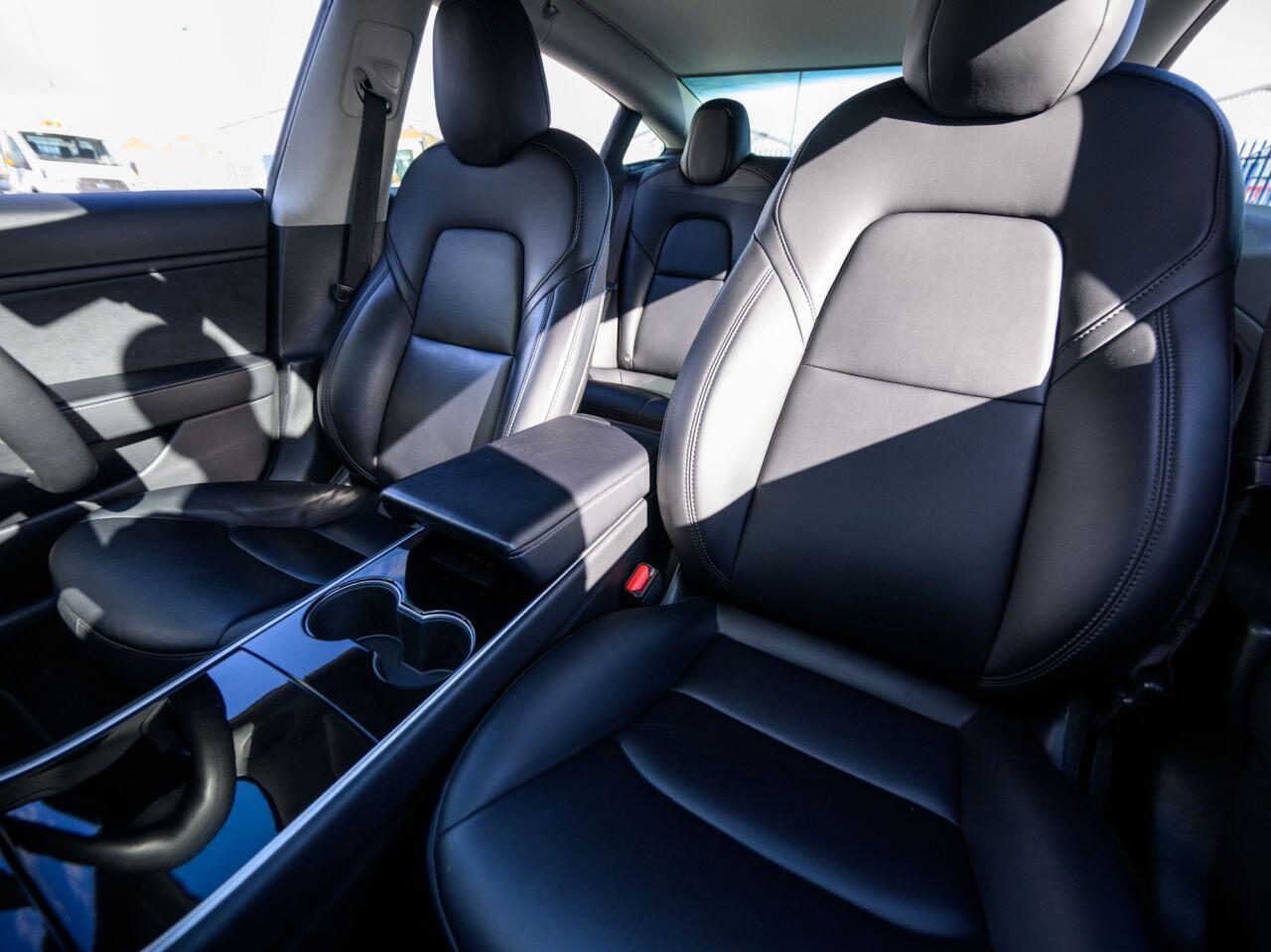 Tesla Model 3 view 19