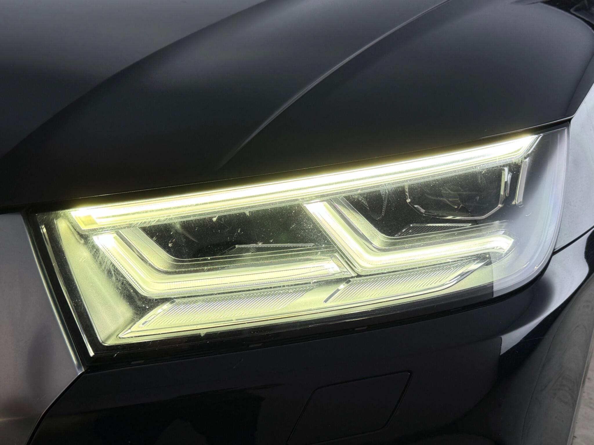 Audi Q5 view 13