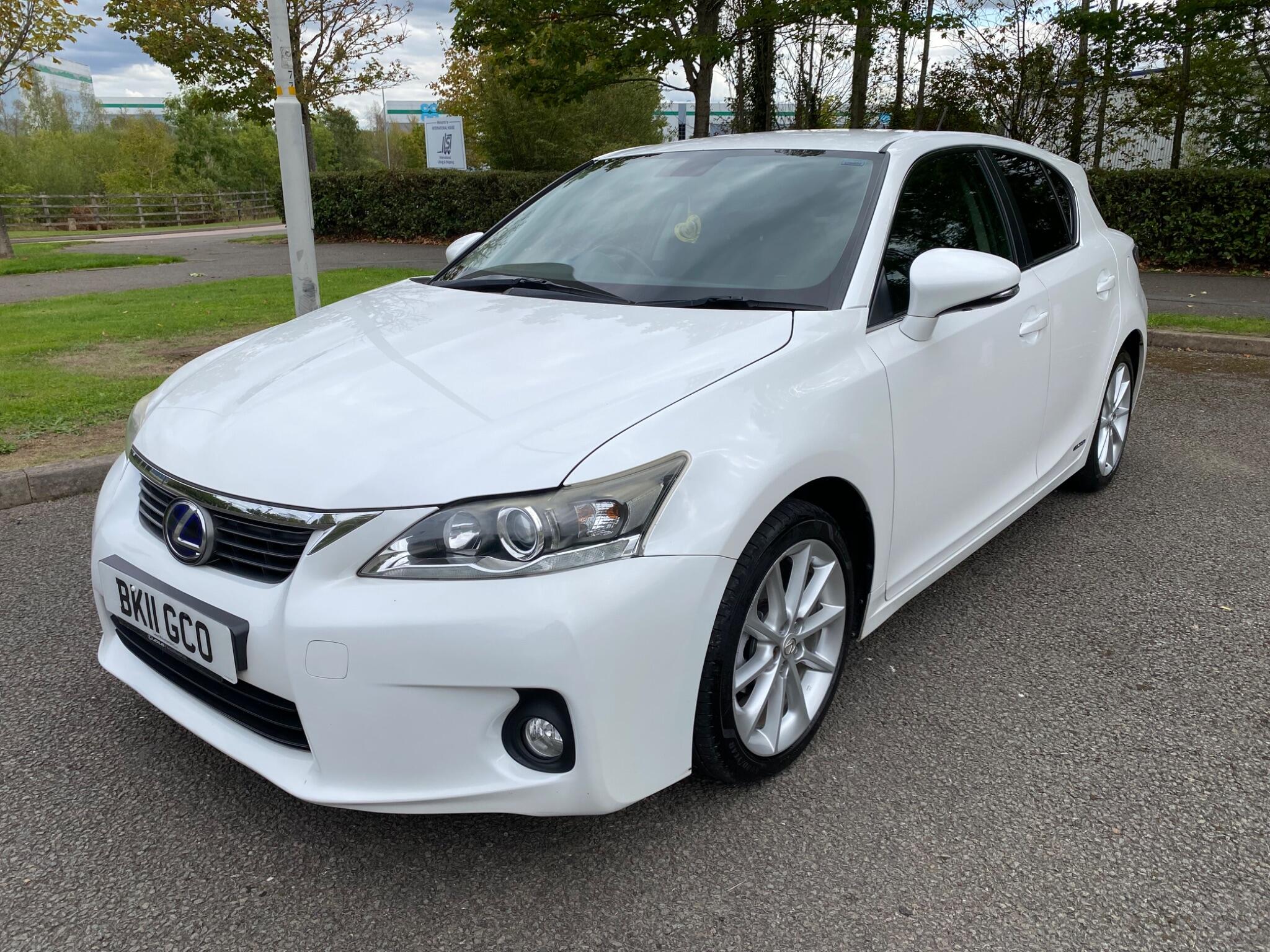 Lexus CT view 3