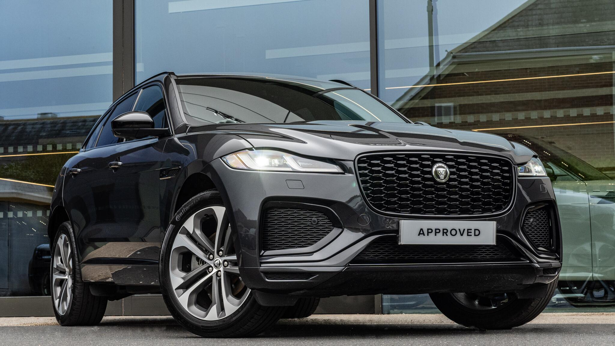 Jaguar F-Pace view 30