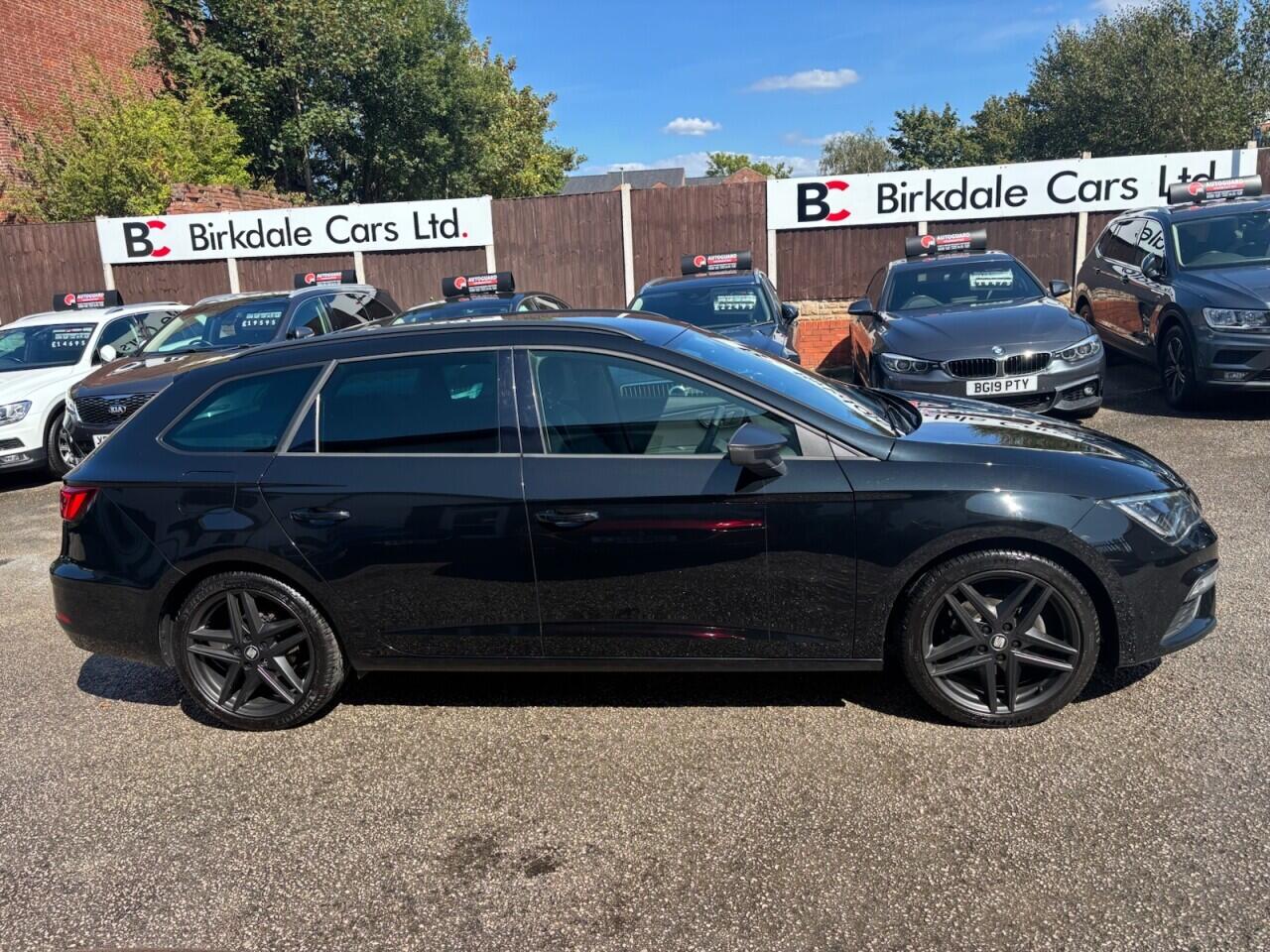 Seat Leon Leon view 2
