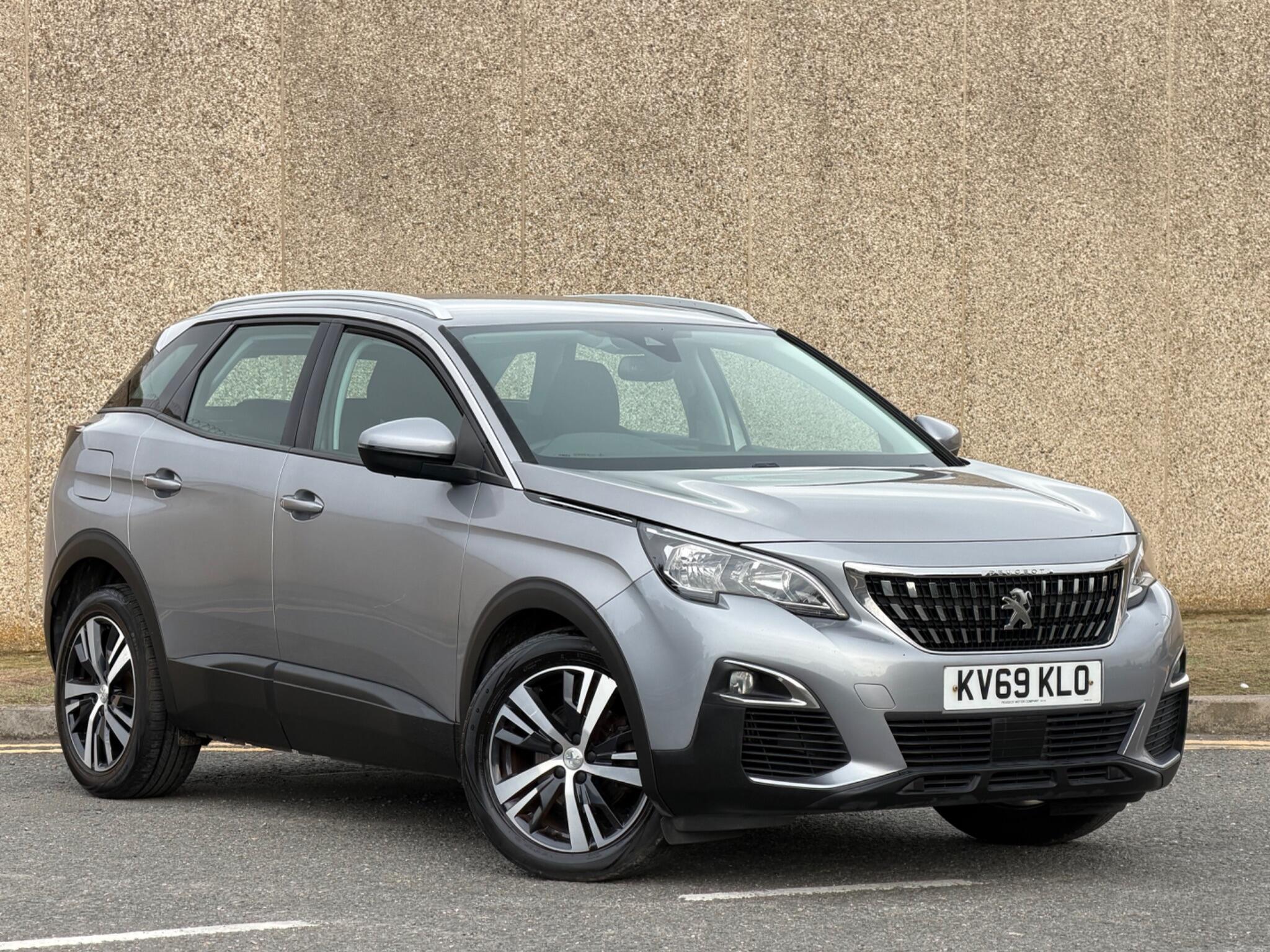 Peugeot 3008 view 2