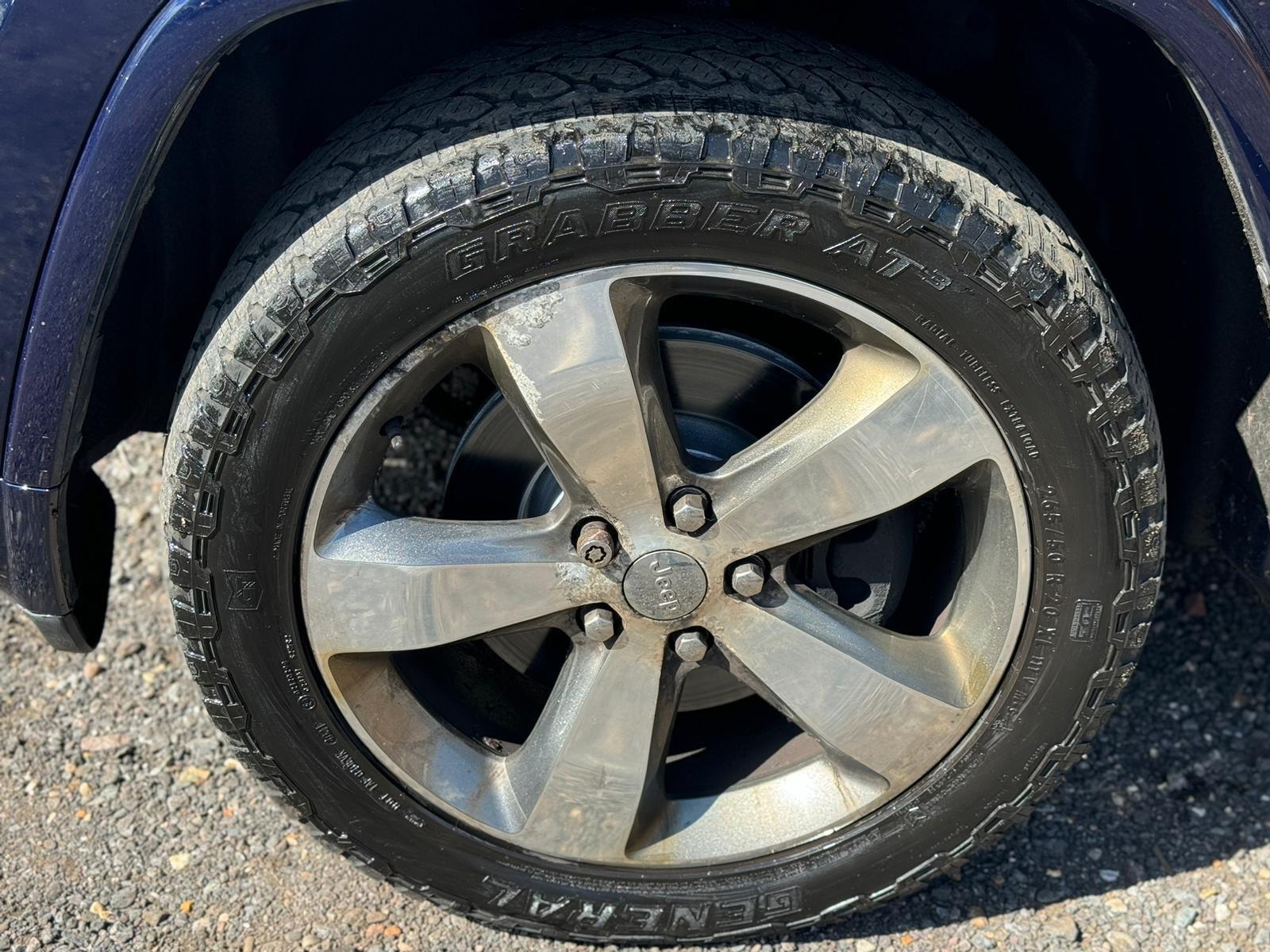 Jeep Grand Cherokee view 45