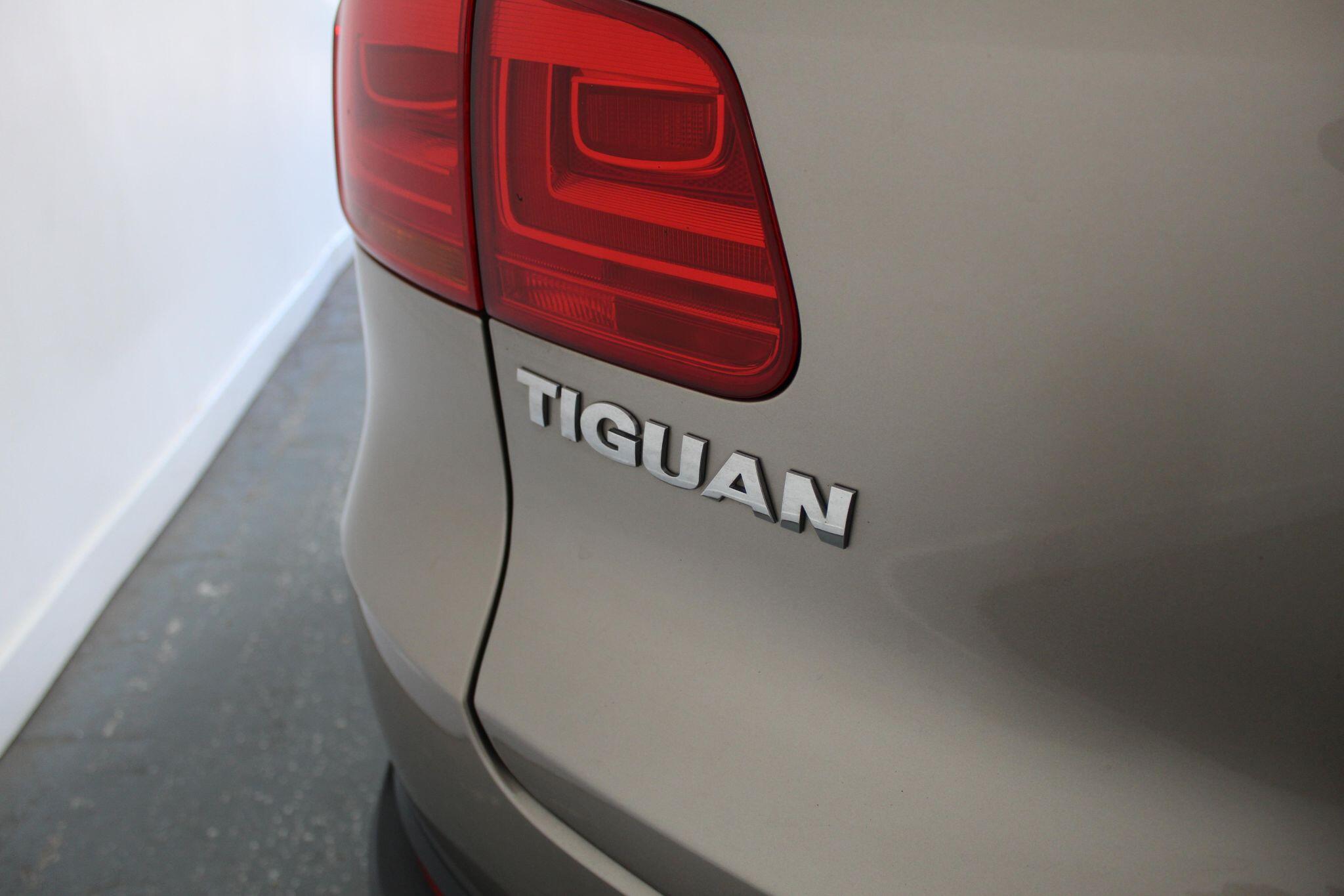Volkswagen Tiguan view 19