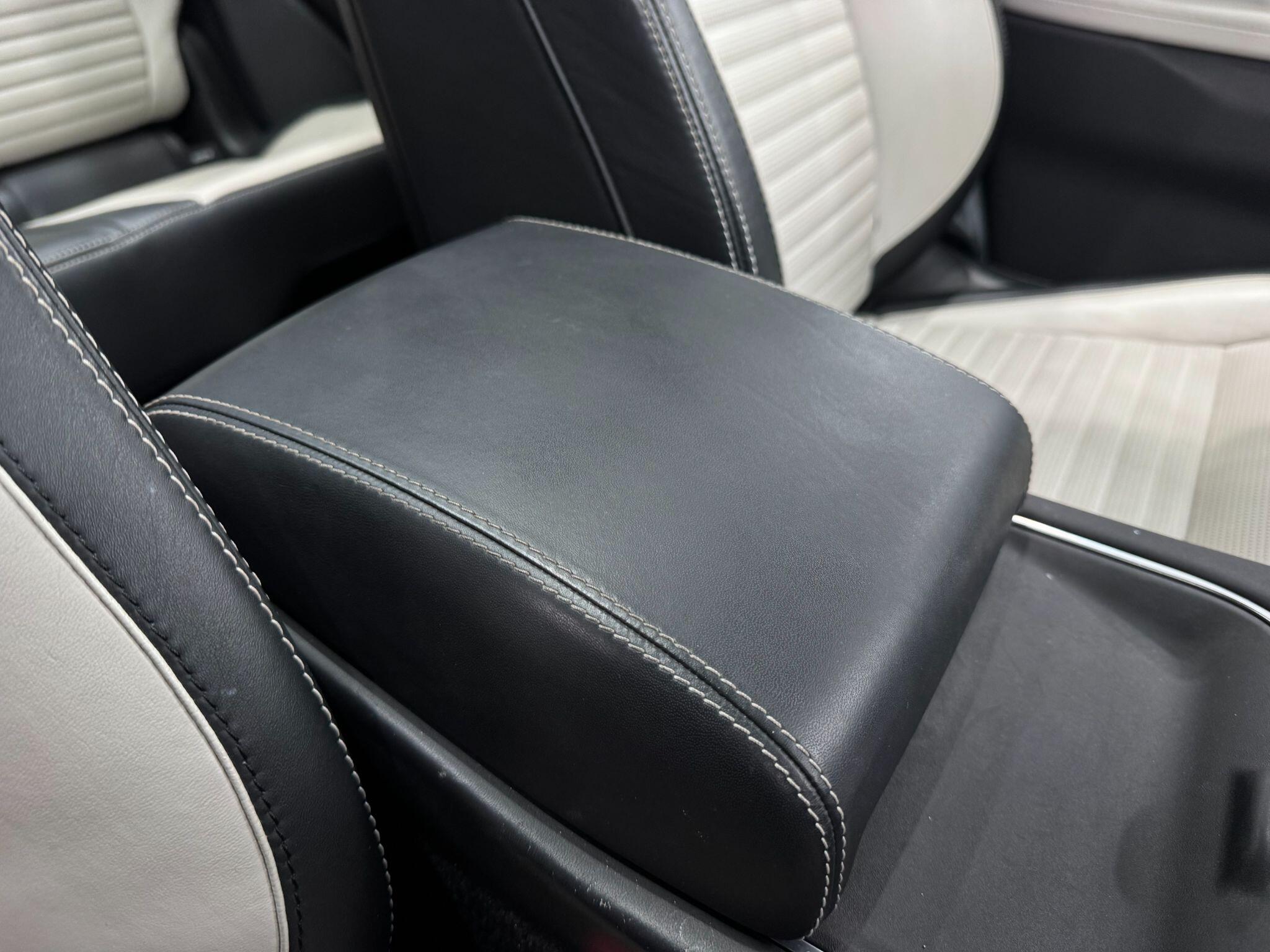 Land Rover Discovery Sport view 36