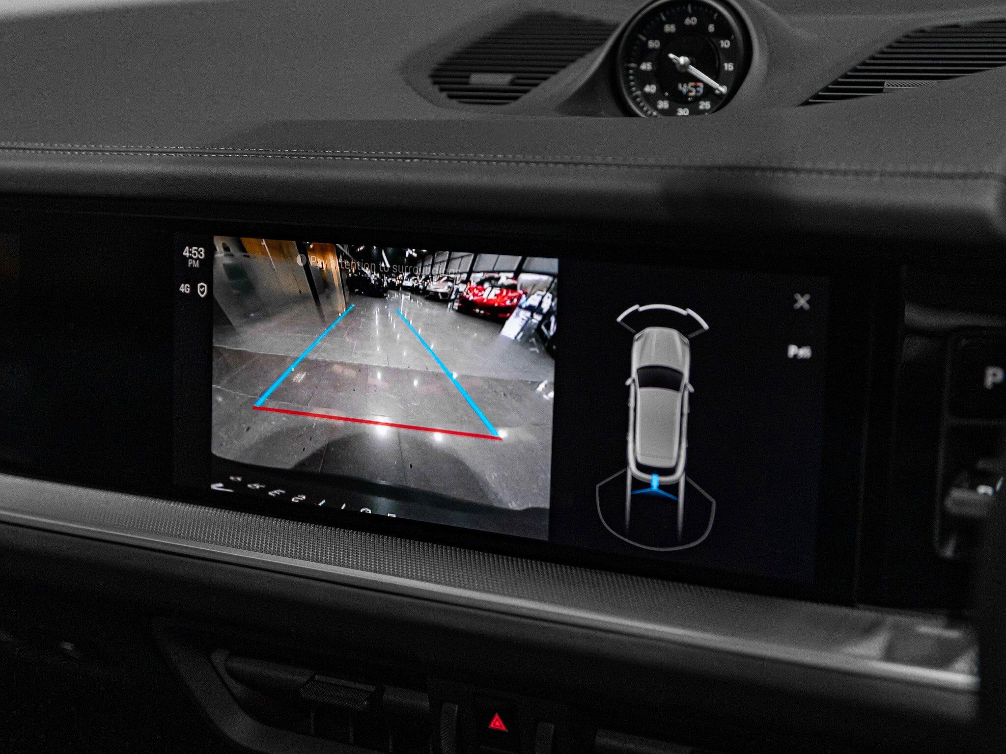 Porsche Cayenne view 19