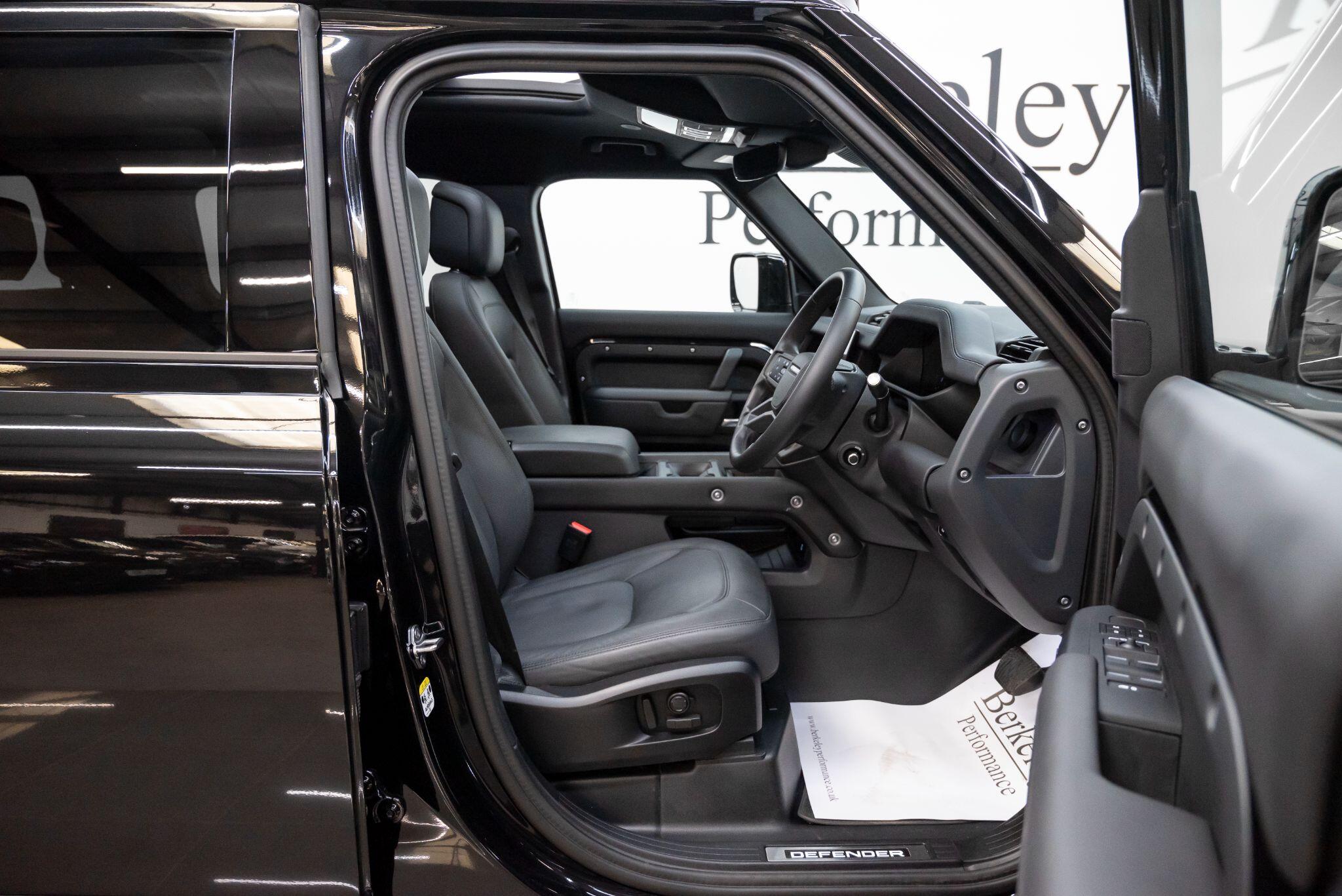 Land Rover Defender view 19