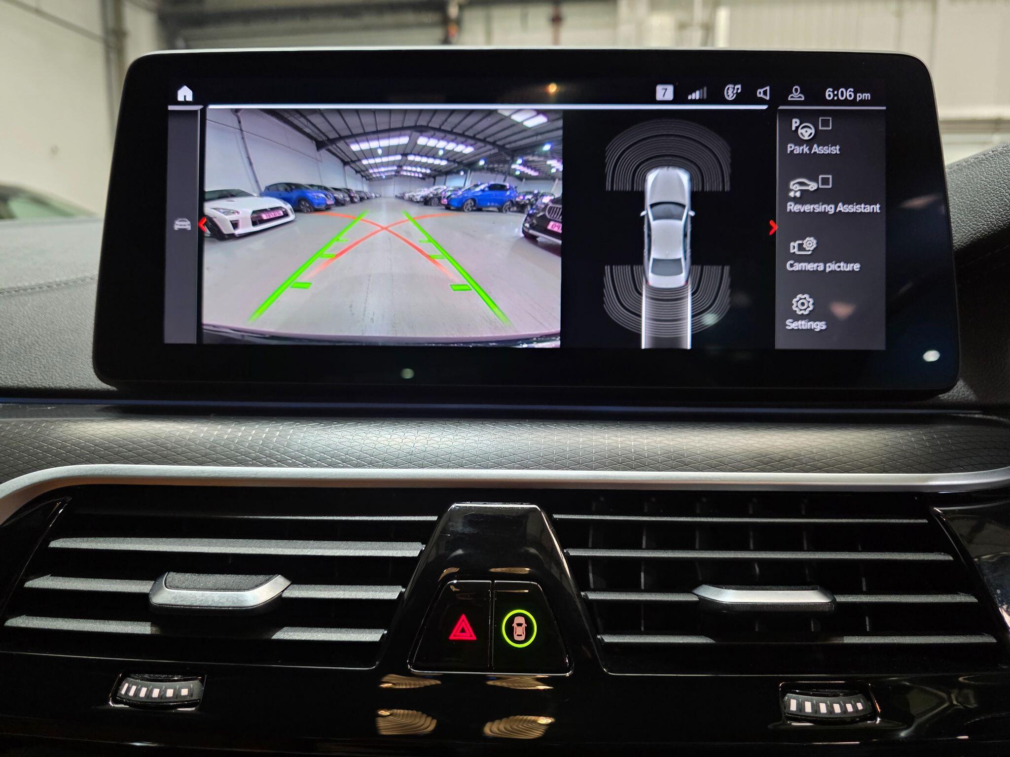 BMW 5 Series view 9