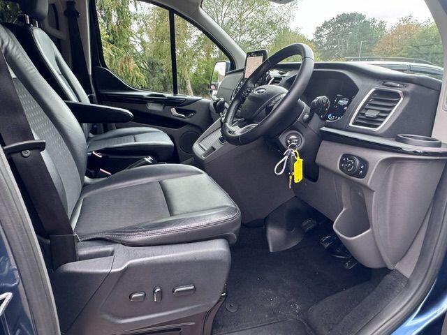 Ford Tourneo Custom view 2