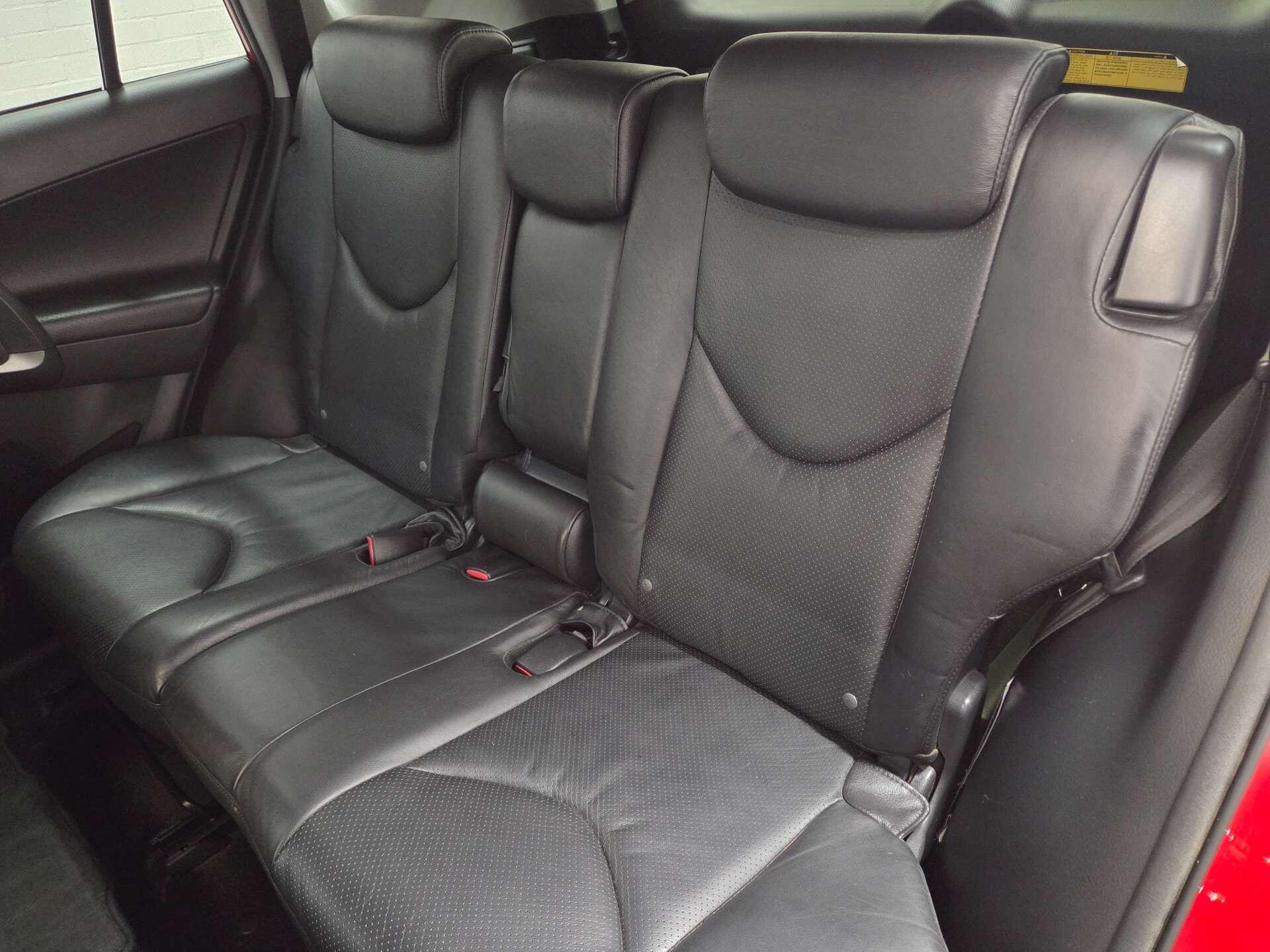 Toyota RAV4 view 18