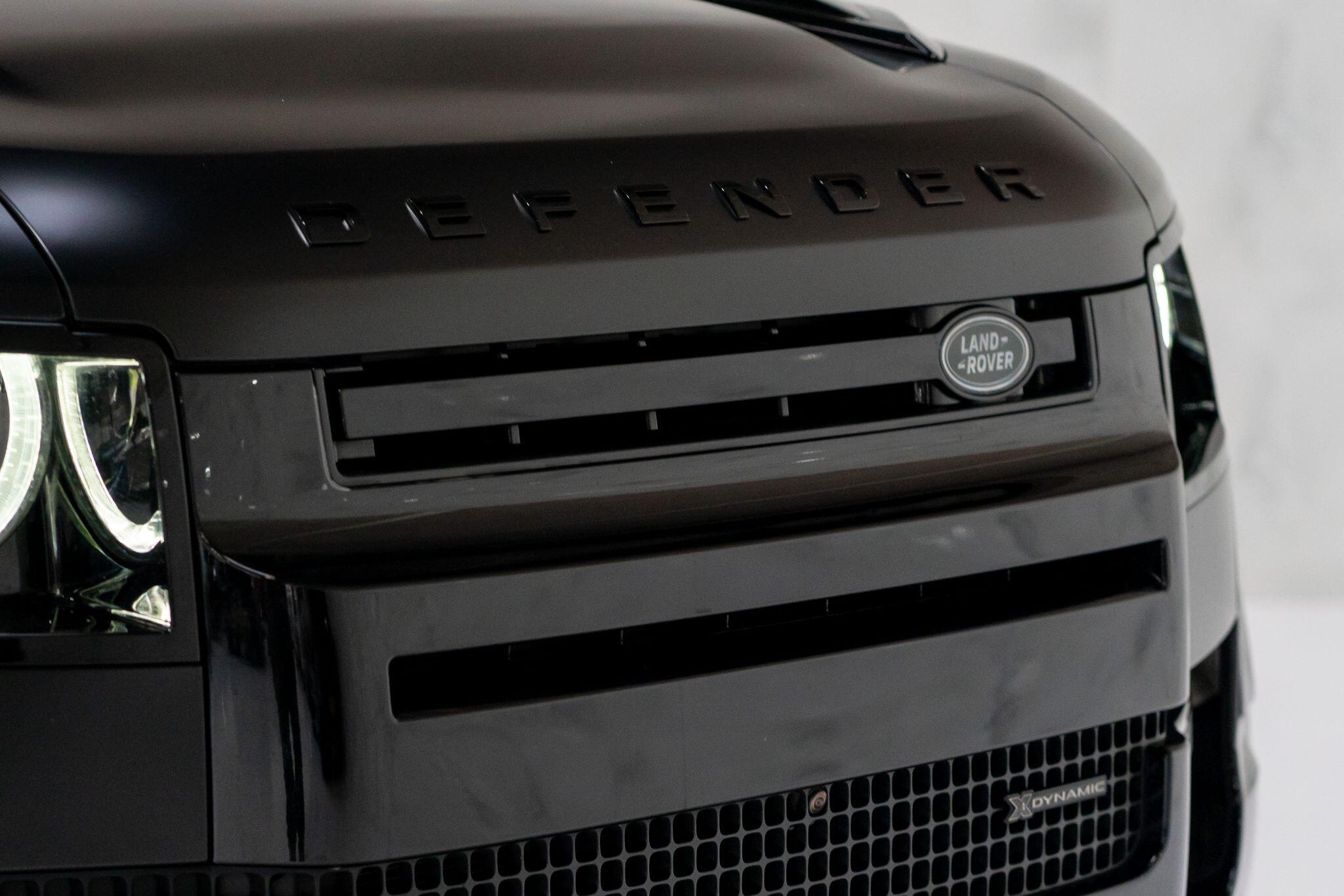 Land Rover Defender view 36
