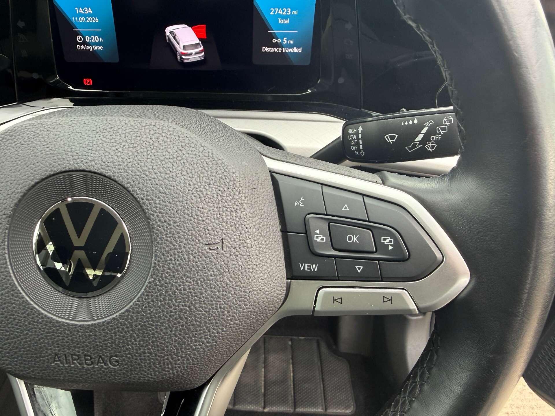Volkswagen Golf view 11