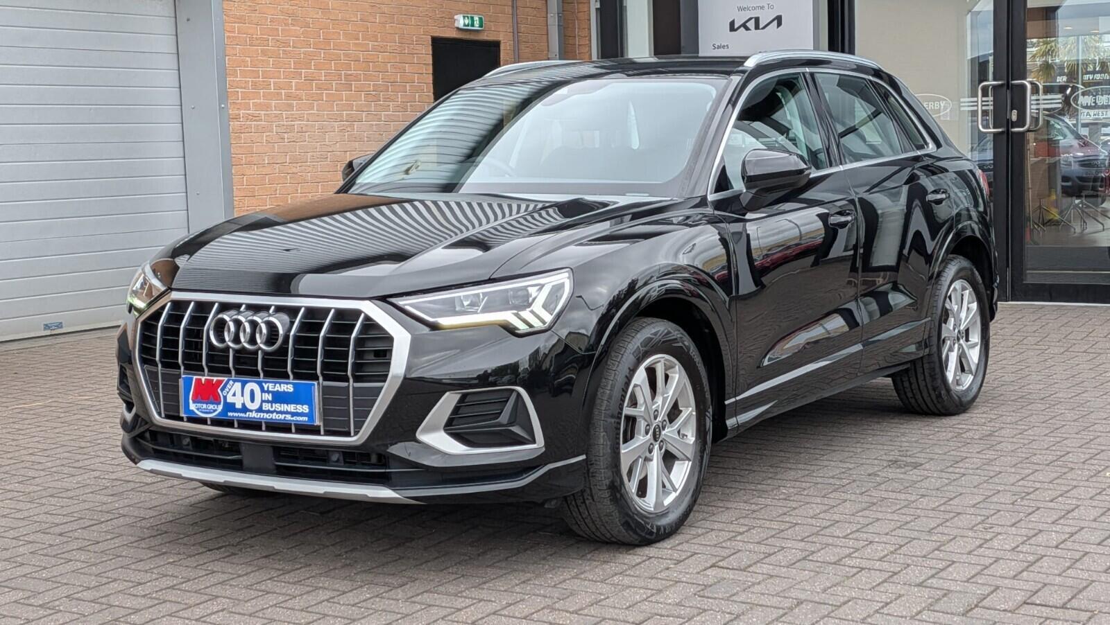 Audi Q3 view 4