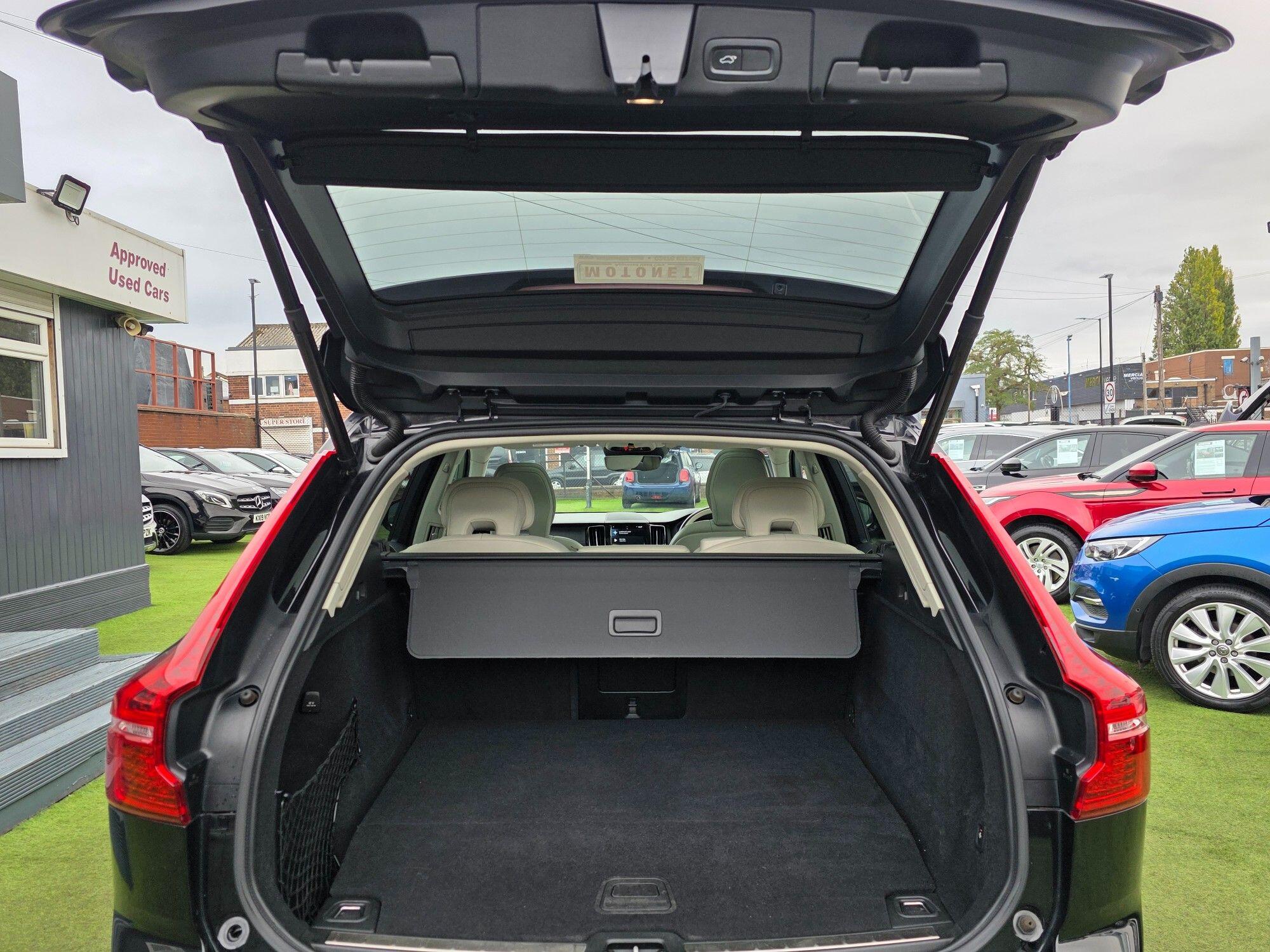 Volvo XC60 view 13