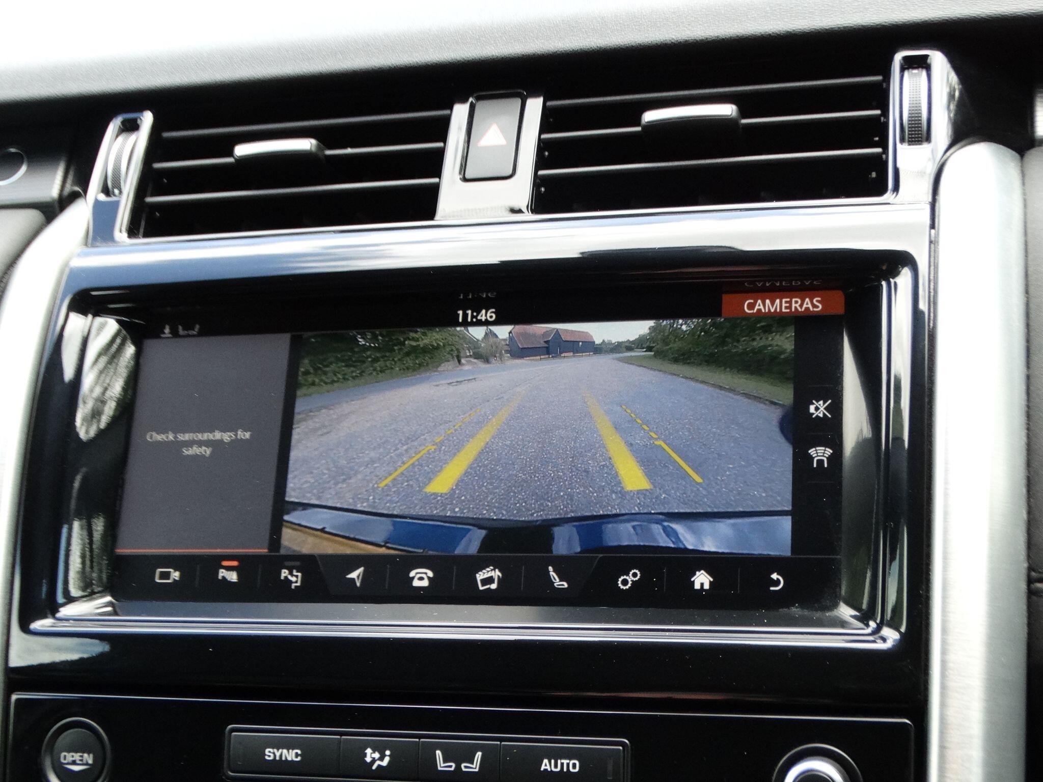 Land Rover Discovery 3 view 26