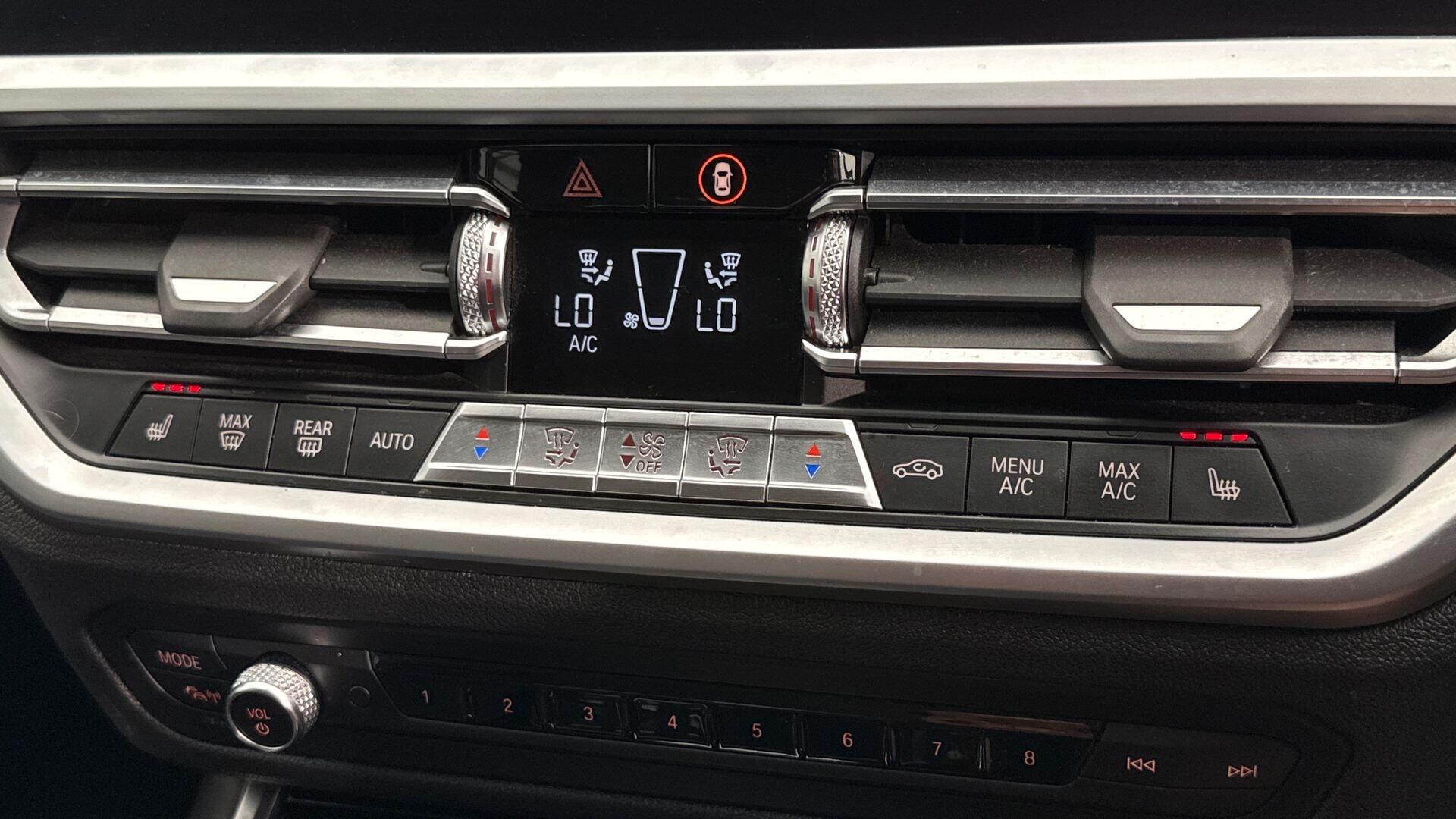 BMW 3 Series view 24