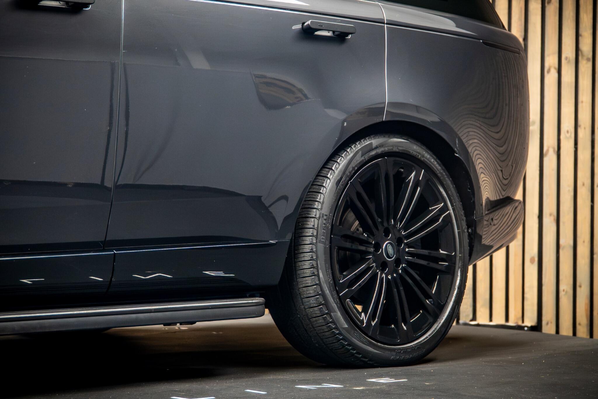 Land Rover Range Rover view 16