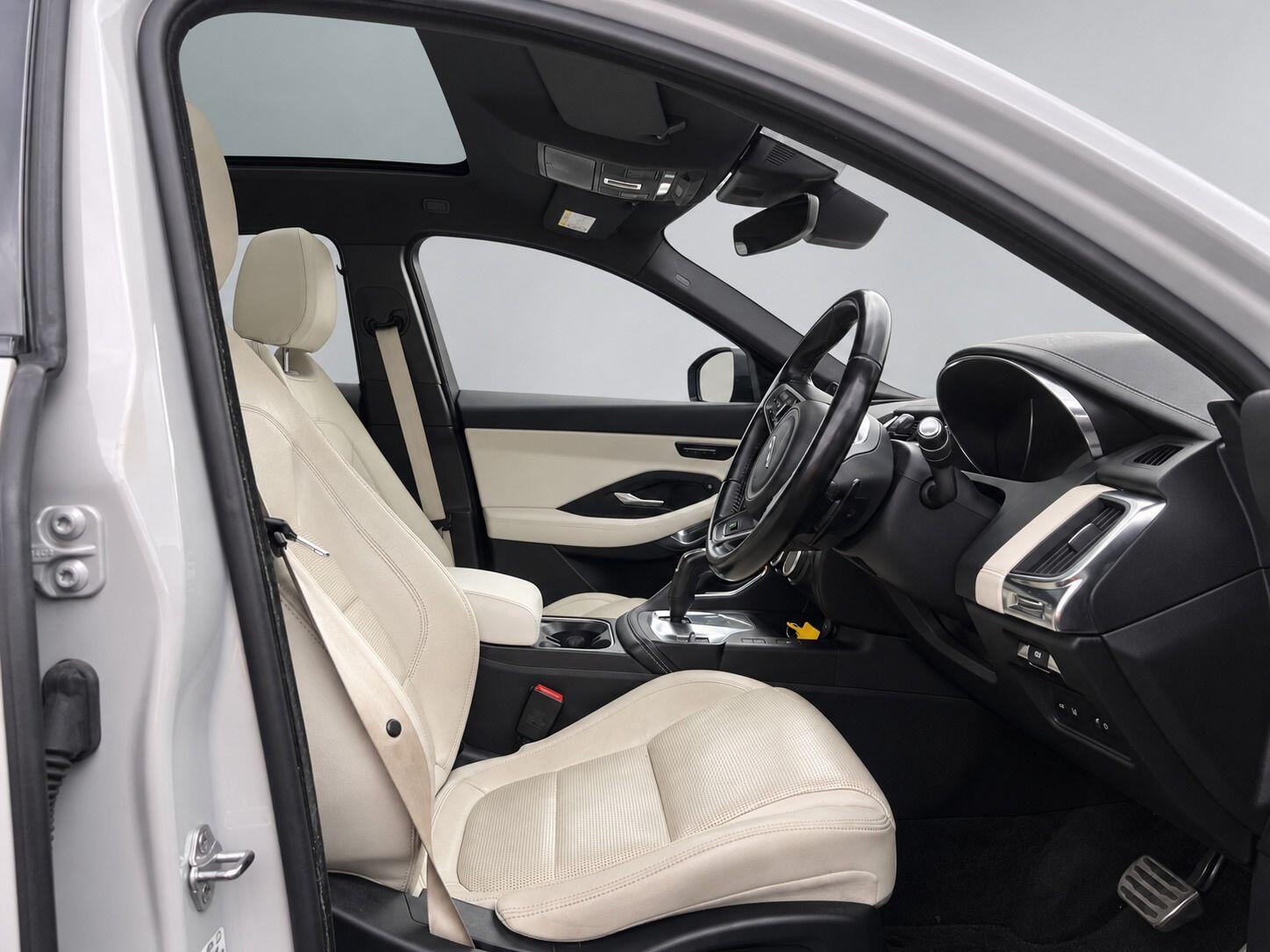 Jaguar E-Pace view 17