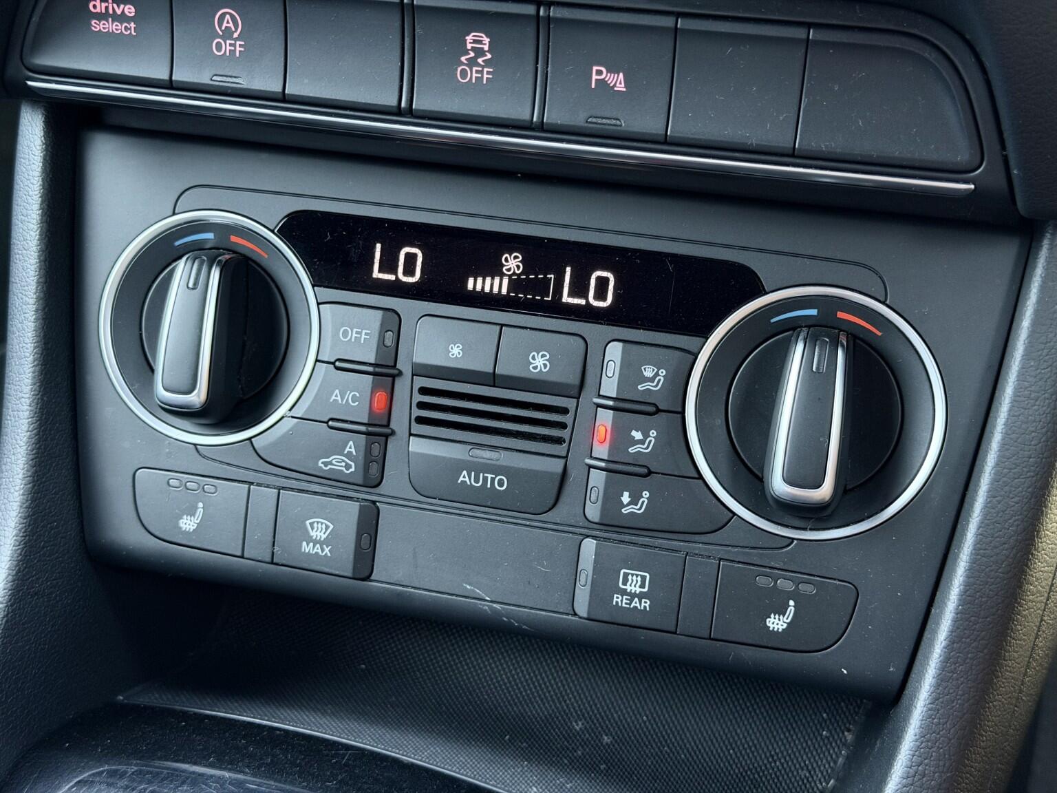 Audi Q3 view 24