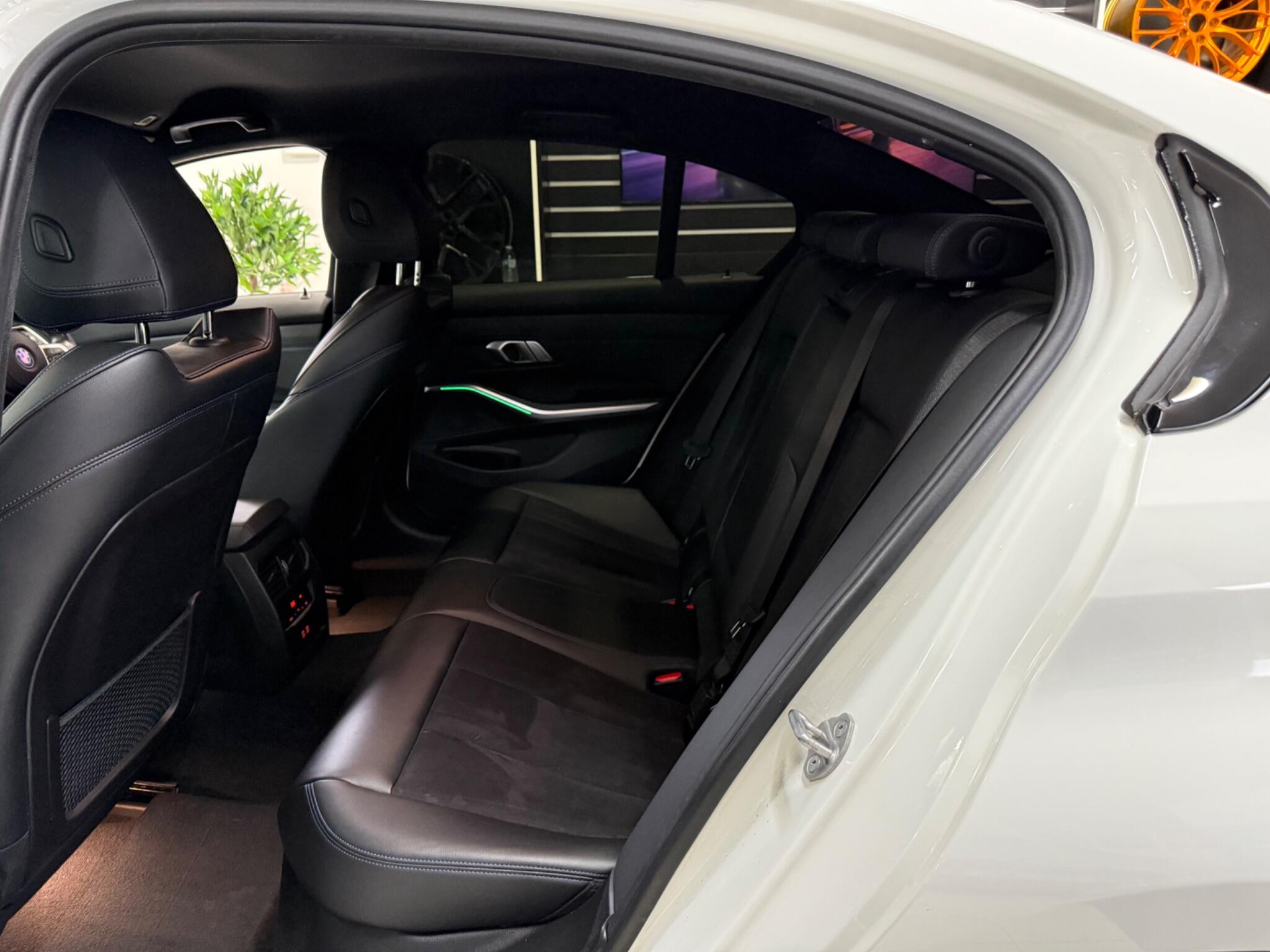 BMW 3 Series view 38